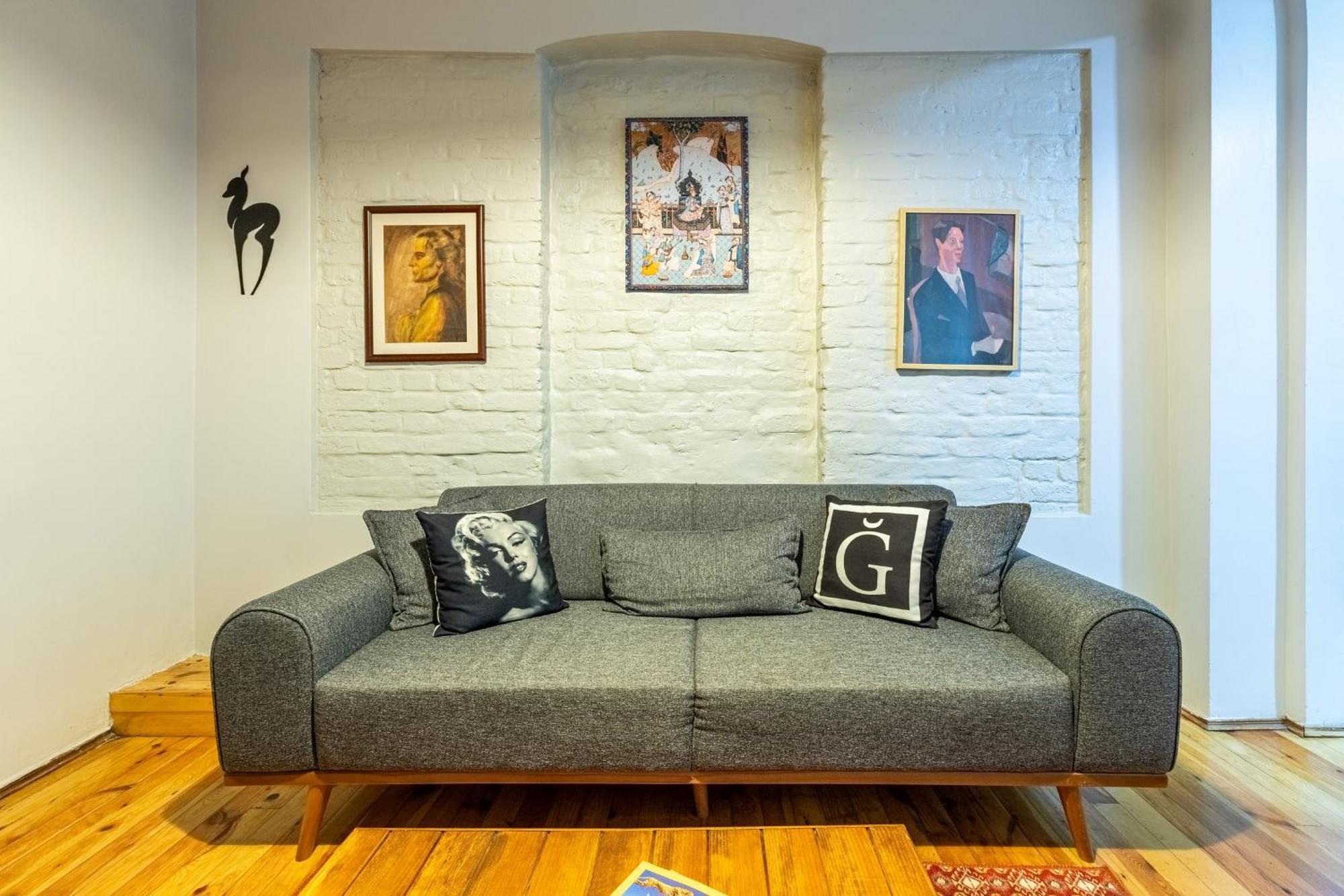 1 Bd Chic Garden Flat In Taksim Istanbul