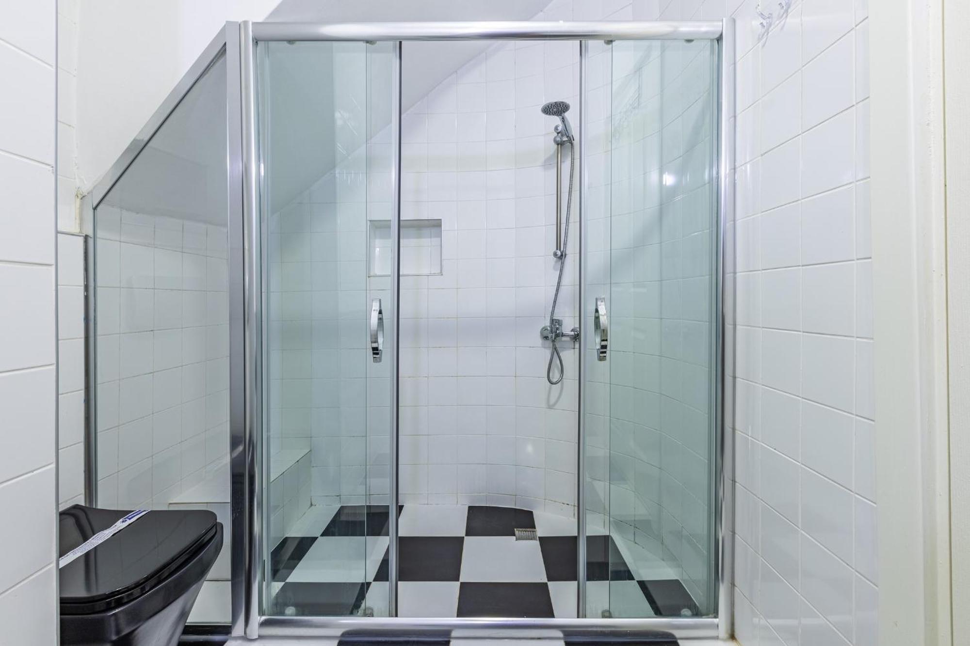 1 Bd Chic Garden Flat In Taksim Istanbul