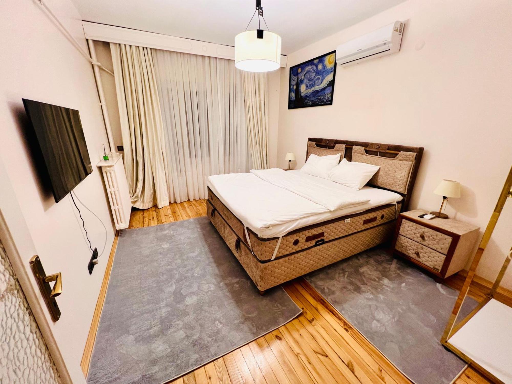 Apartment Of Cihangir Cozy Location,2 Bedrooms And An Elevator