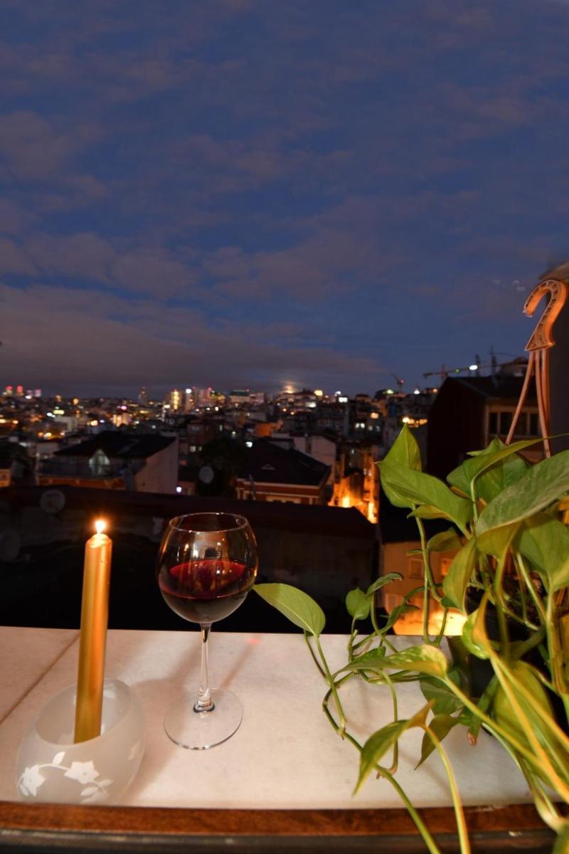 Hayyam House / Heart Of Taksim Apartment