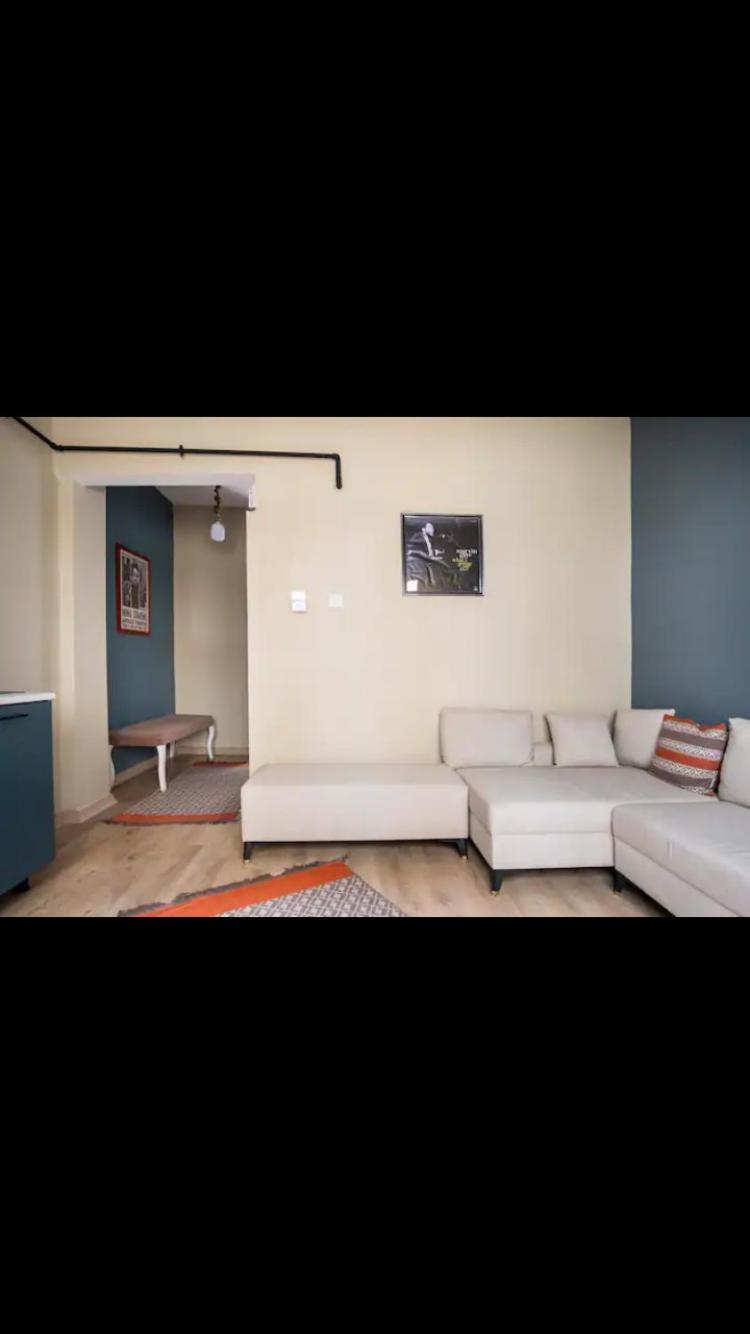 Shiva Apartment *