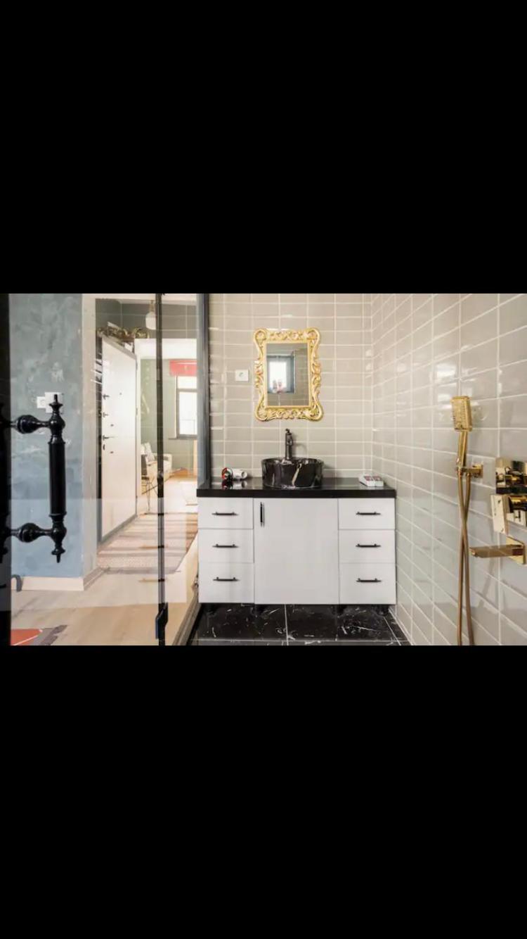 Apartment Shiva