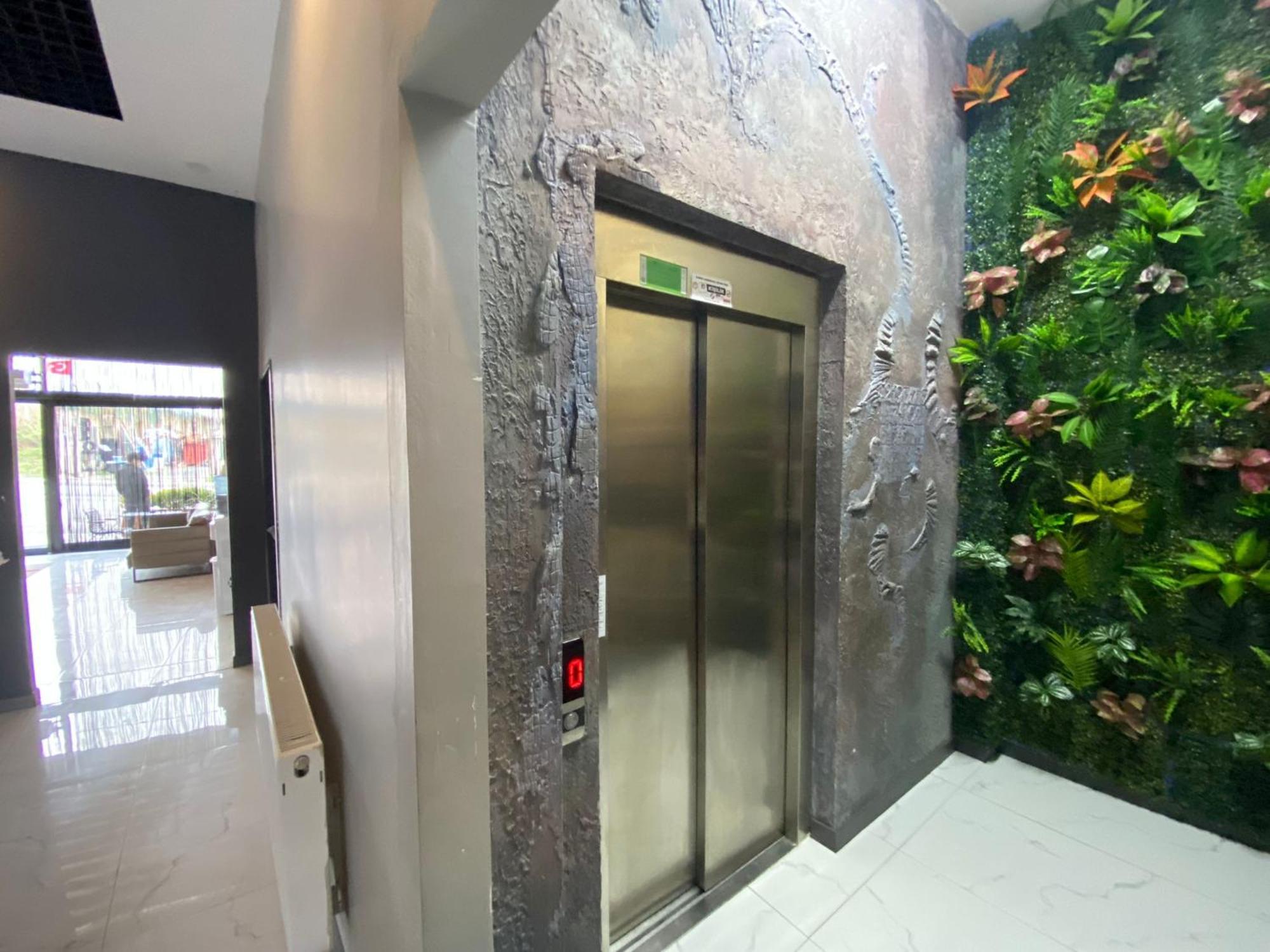 Hotel Continental Airport 3*