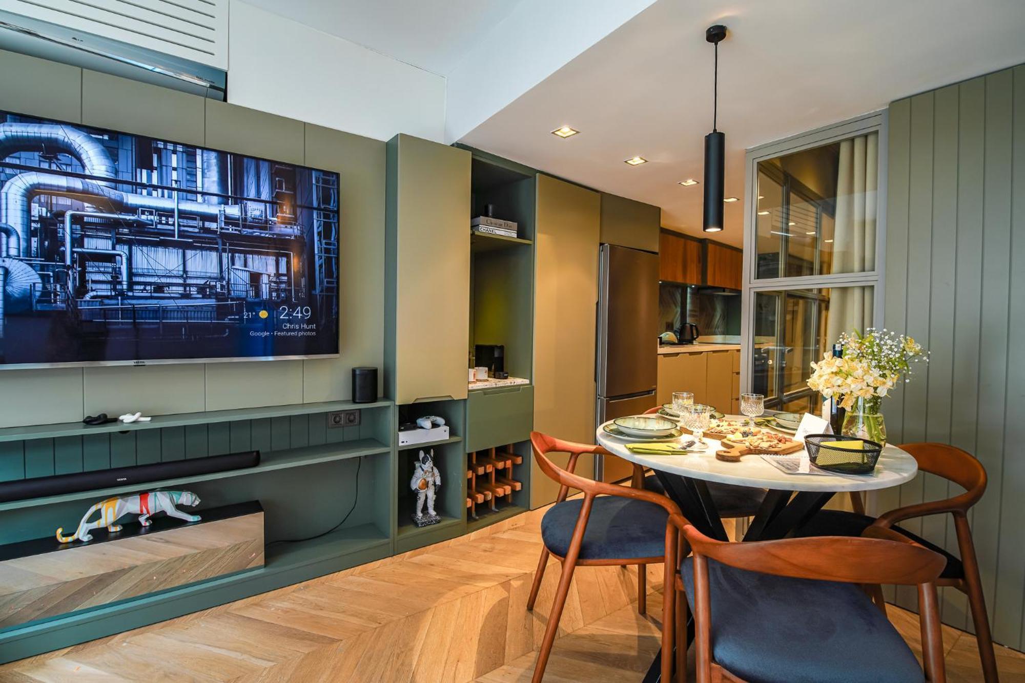 Designer In Art District With Terrace Garden Daire *