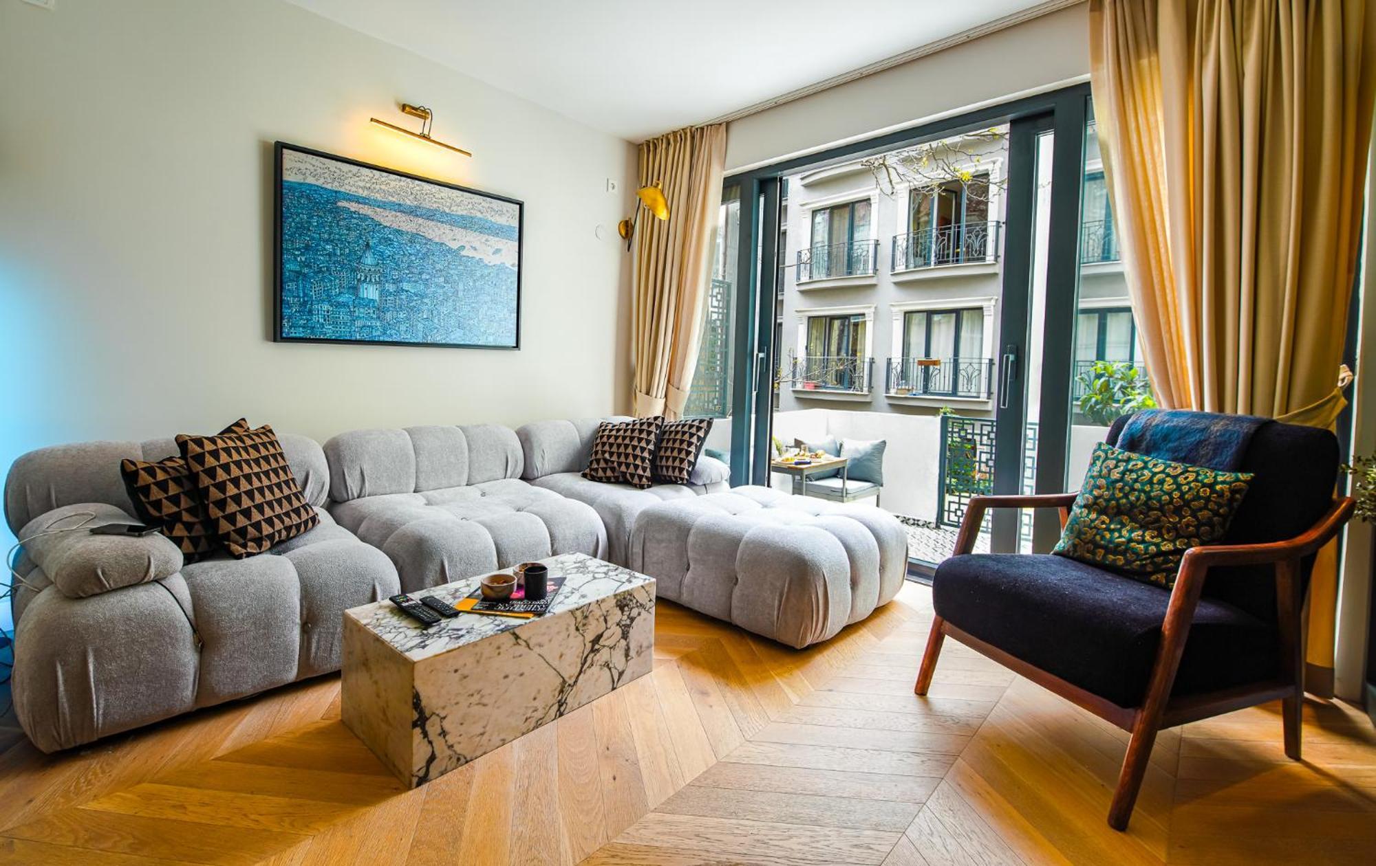 Daire Designer In Art District With Terrace Garden