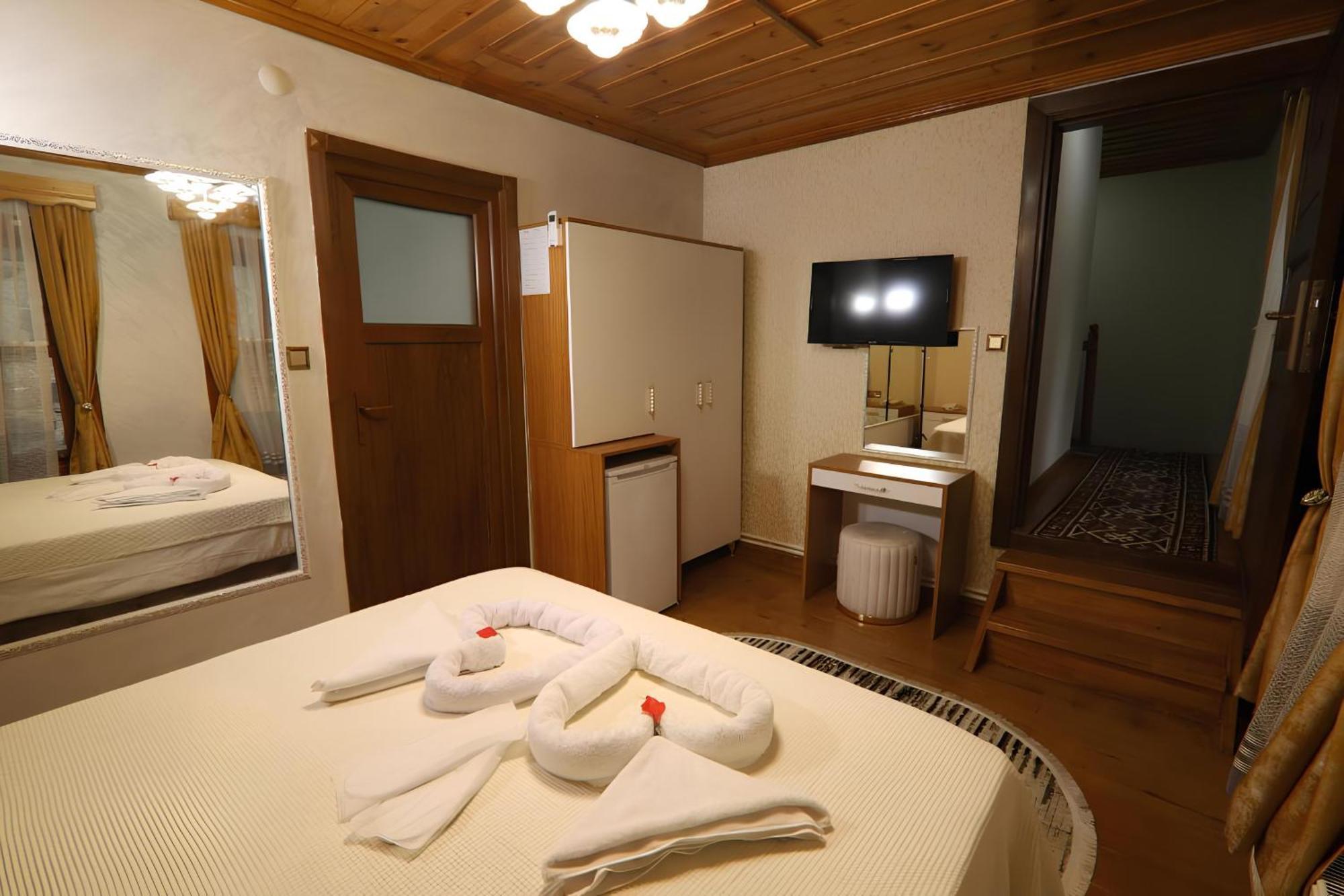 Royal Gur Hotel *