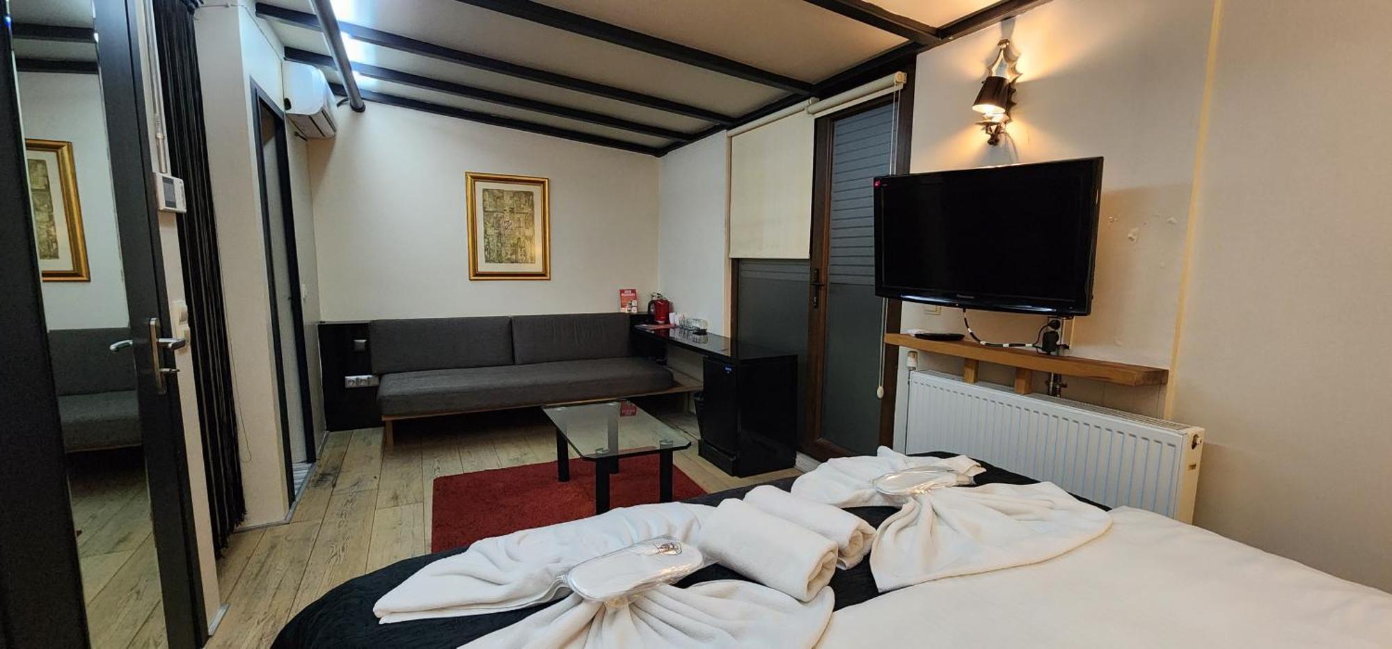 Galata Hotel *