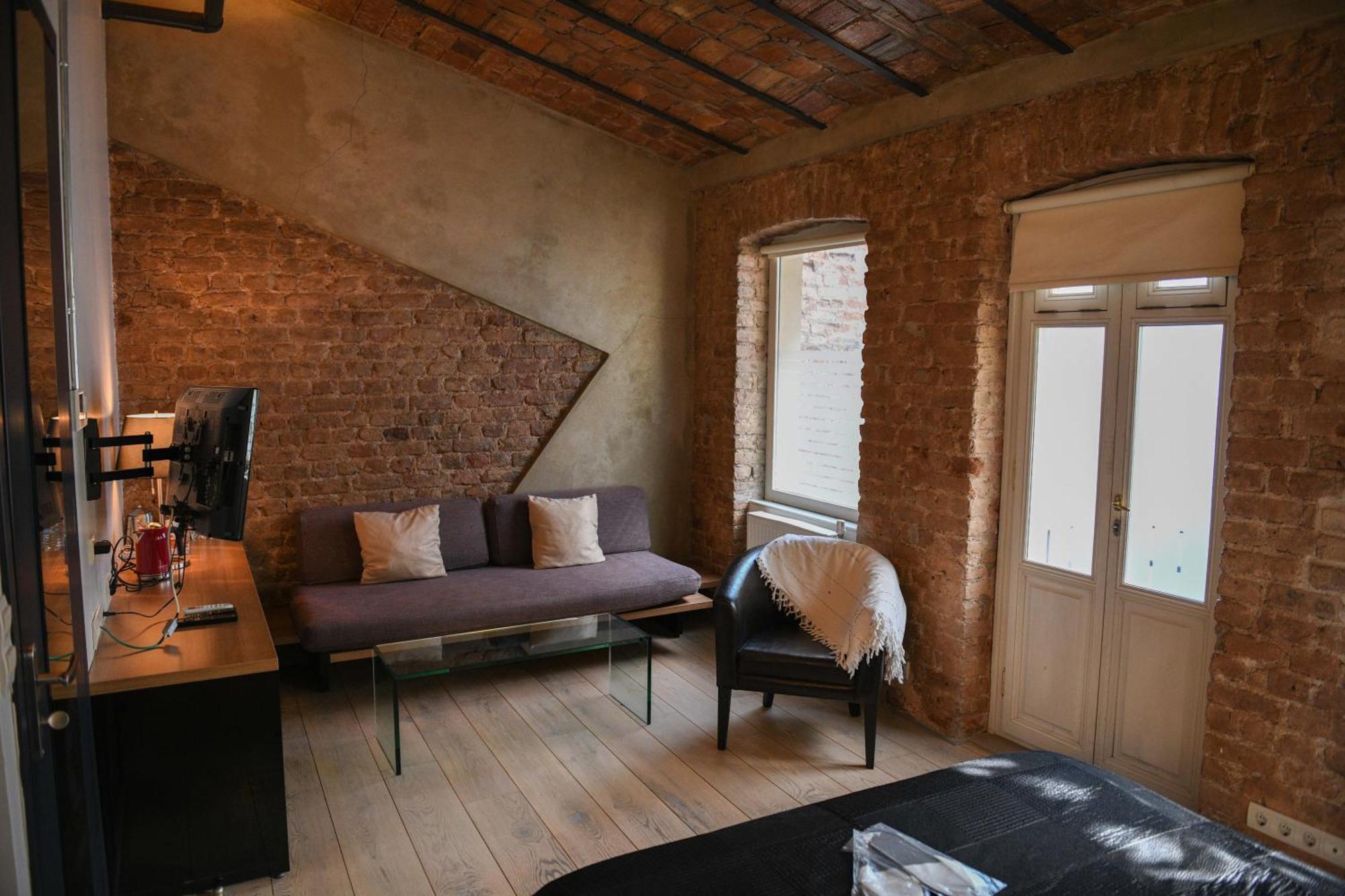 Galata Hotel *