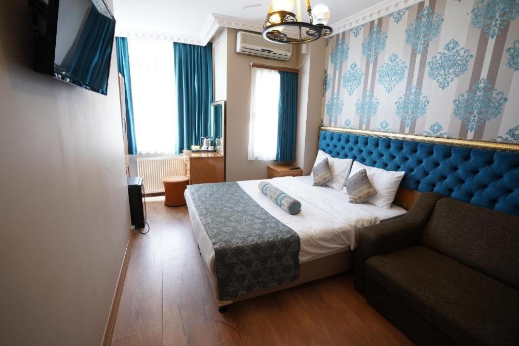 Hotel Golden Palace Sea View 3*