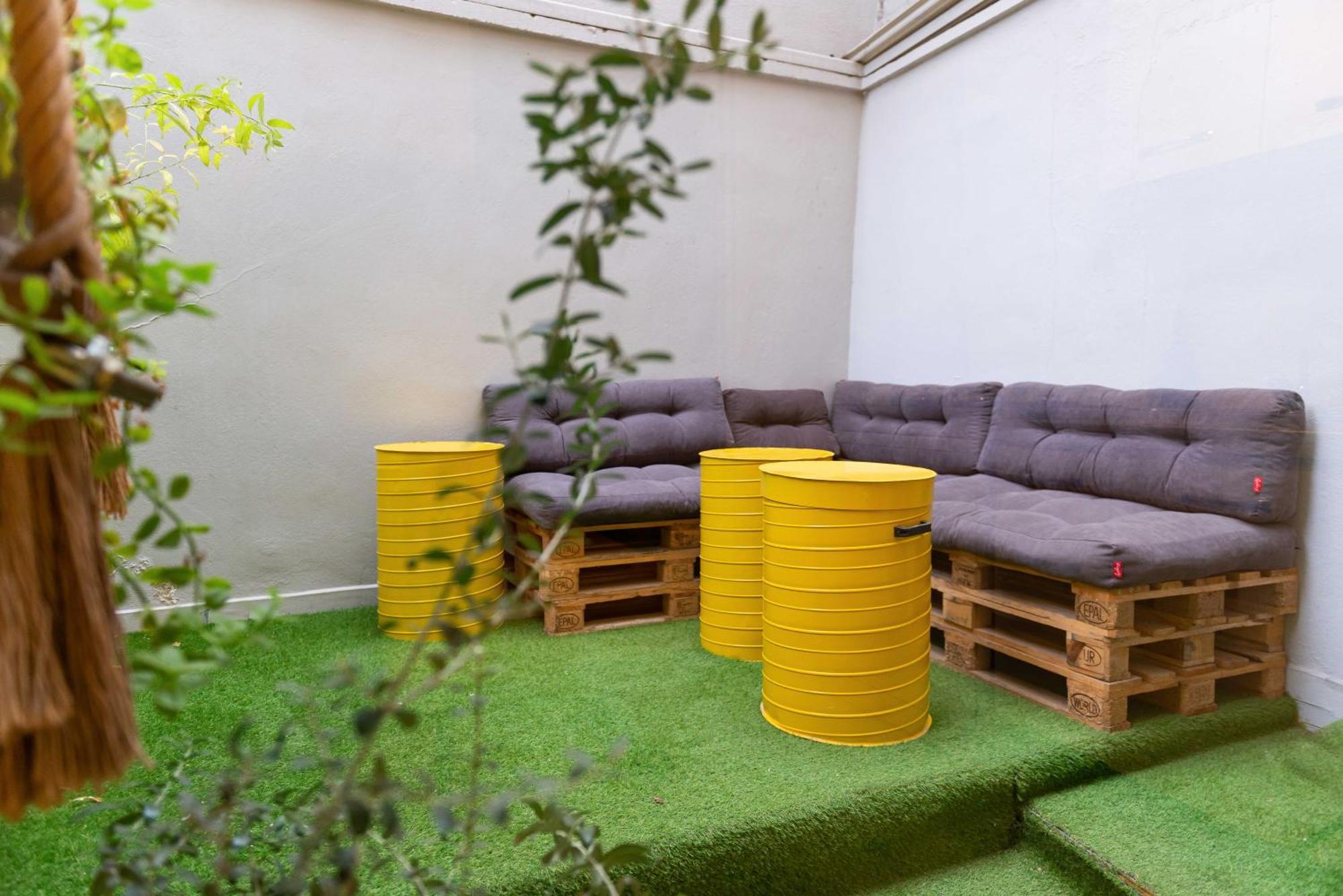 La Gardenia : 4br With Private Garden Pousada