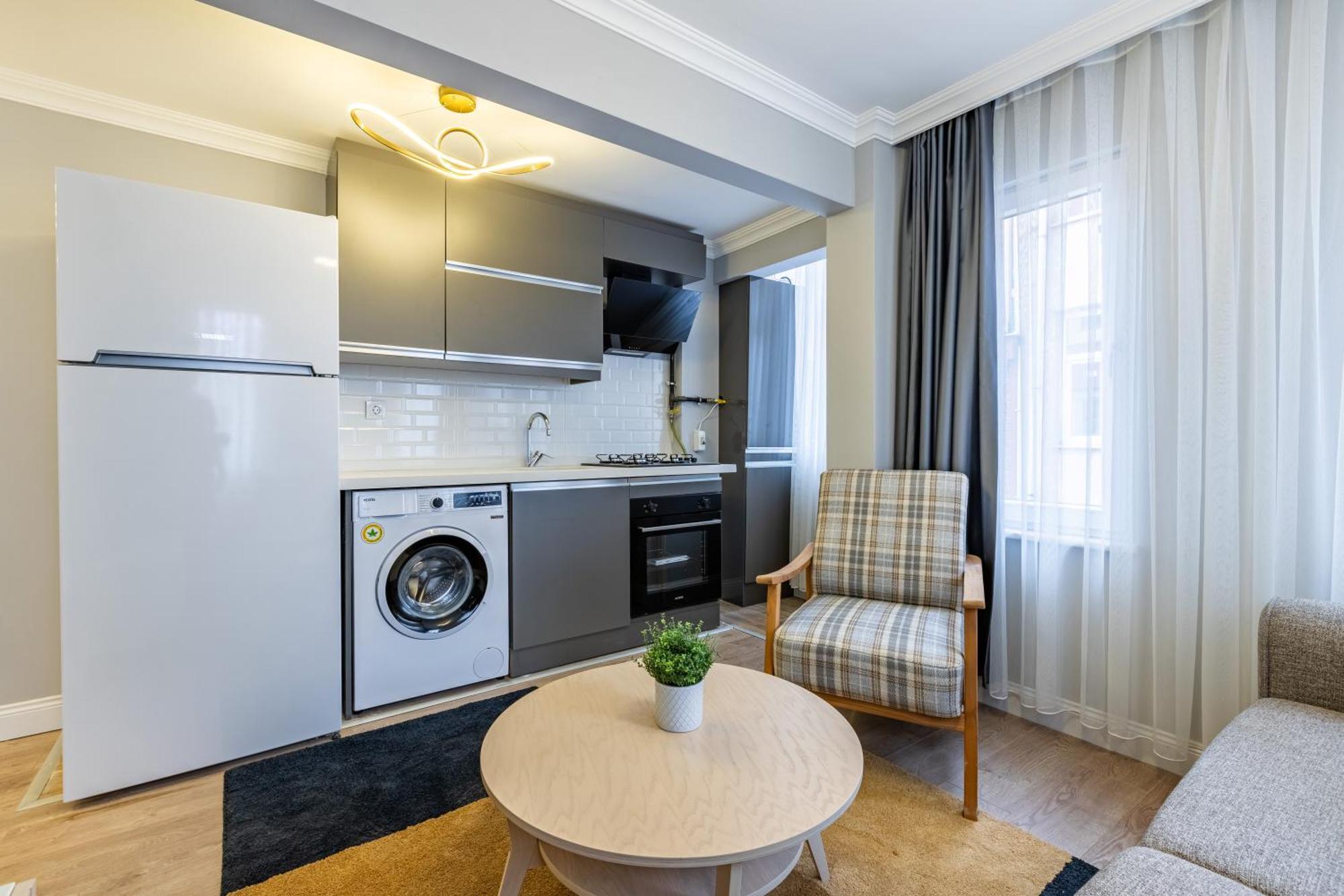 Balat Apartments-orange And Blue Apartment Istanbul