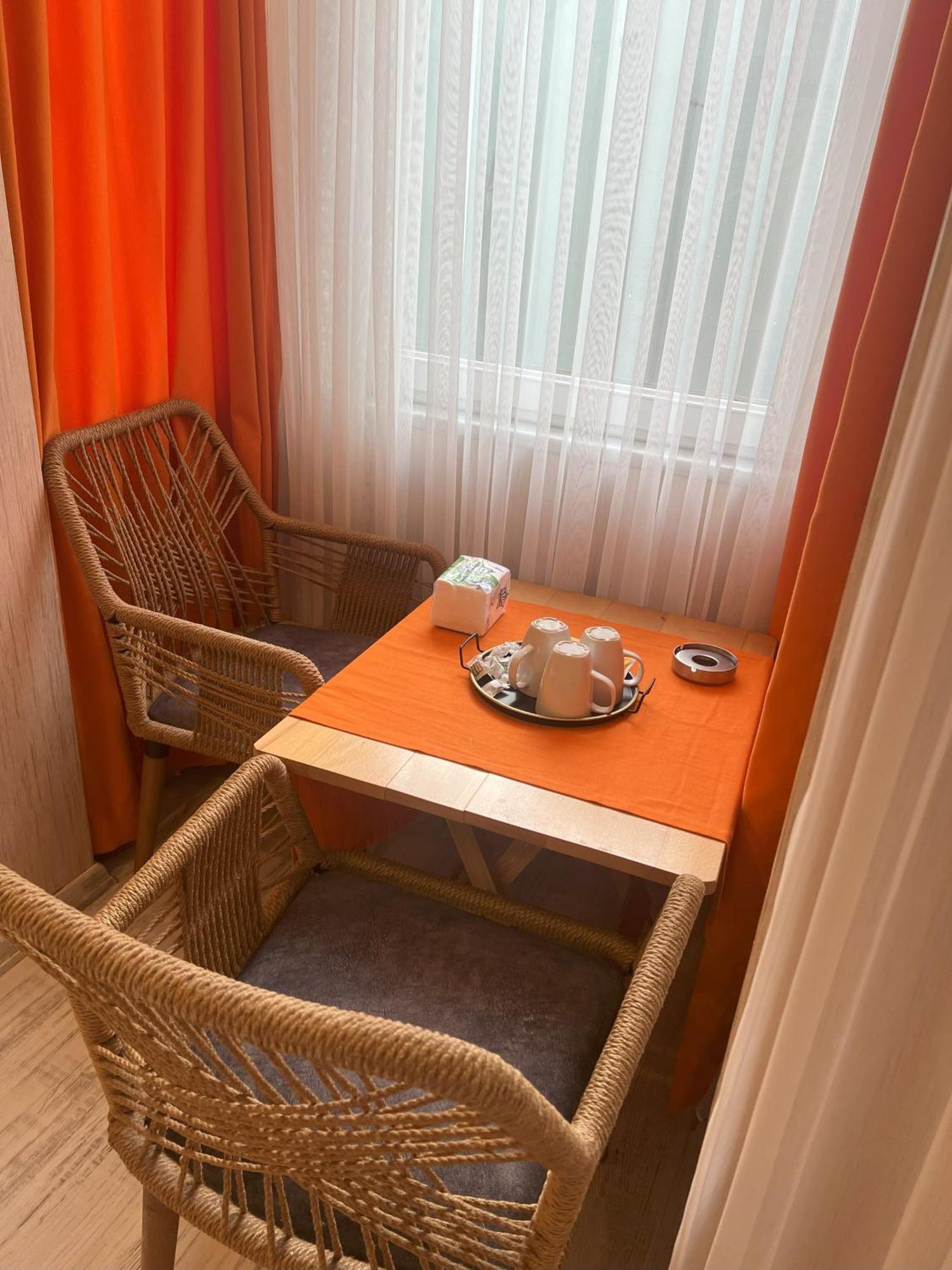 Aura Aparthotel