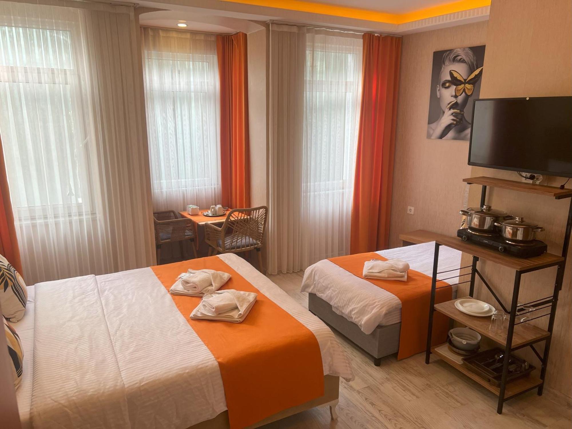Aparthotel Aura *