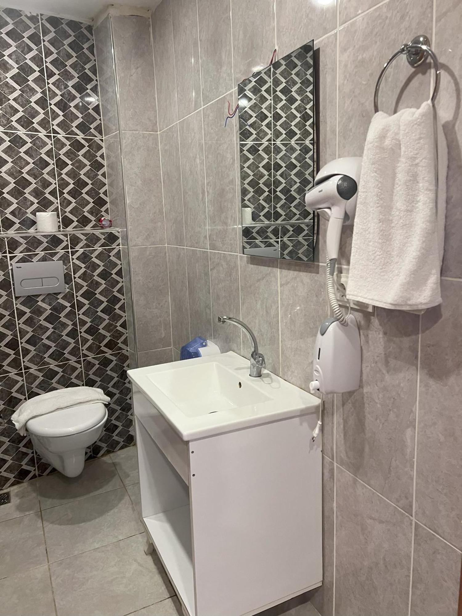 Aura Aparthotel