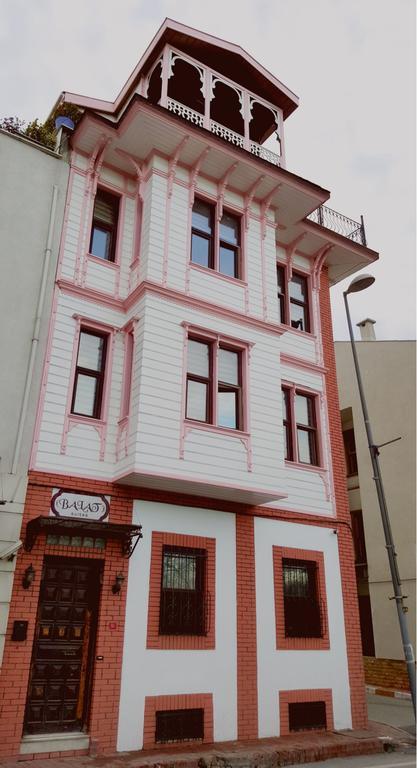 Aparthotel Balat Suites 3*