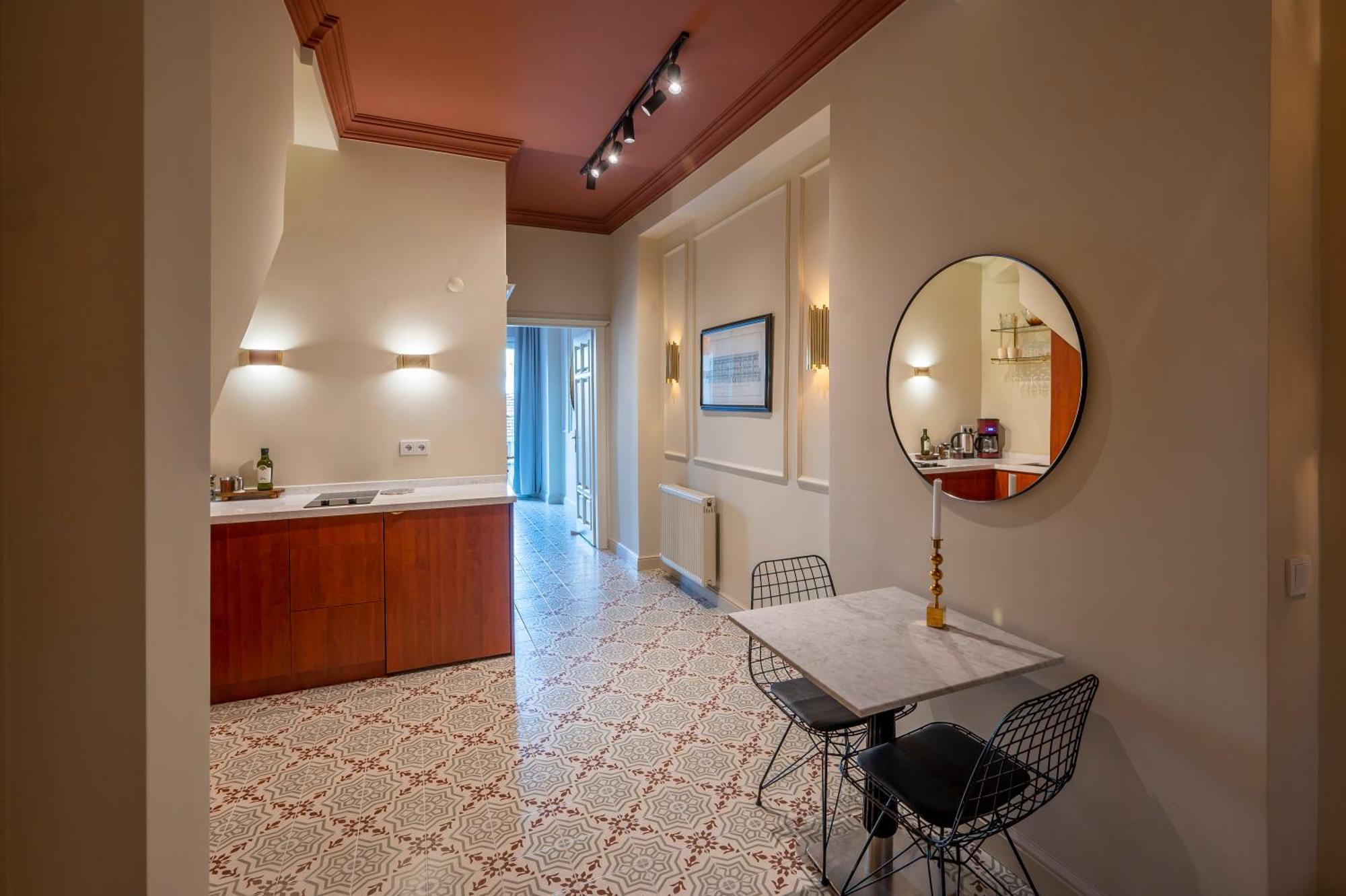The Stylish Townhouse - Center