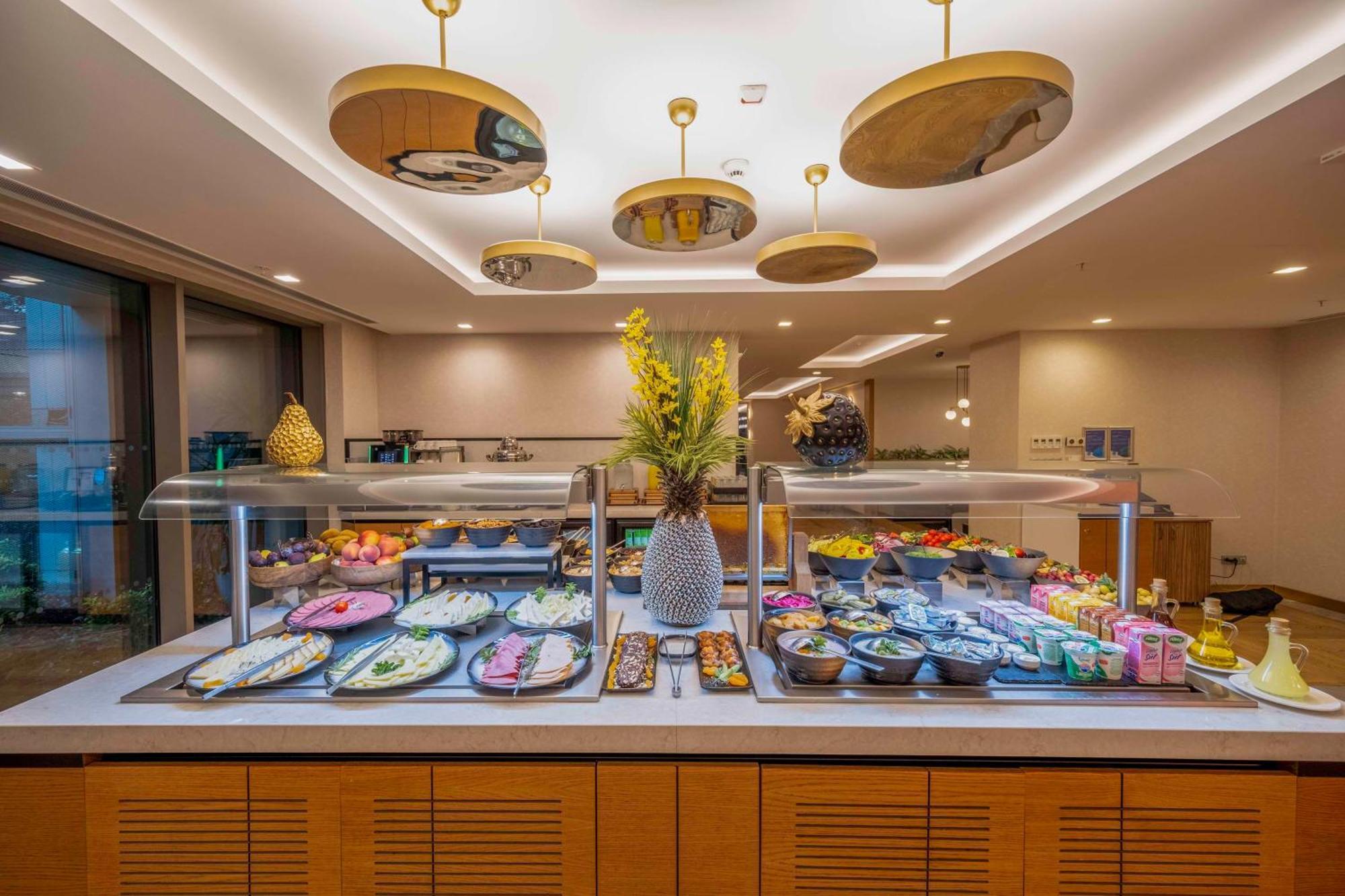 Radisson Residences Vadistanbul Hotel 4*