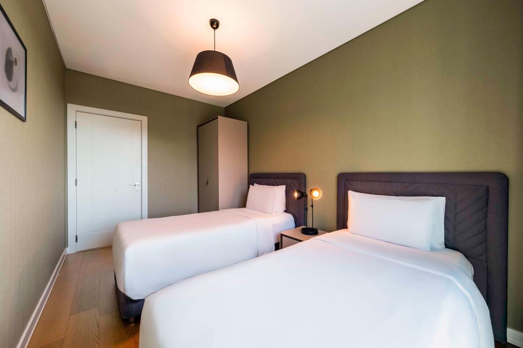 Hotel Radisson Residences Vadistanbul 4*