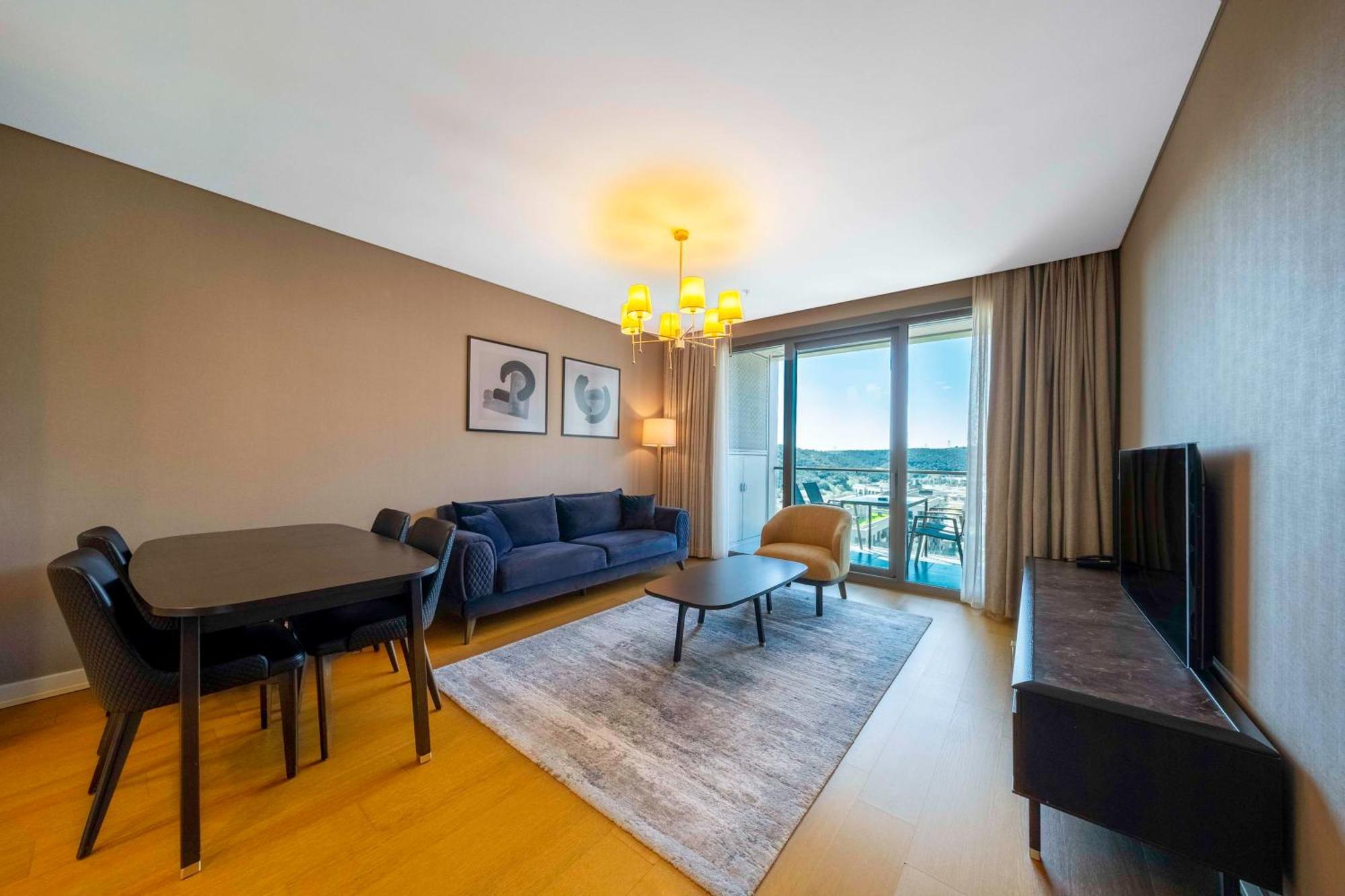 Hotel Radisson Residences Vadistanbul 5*