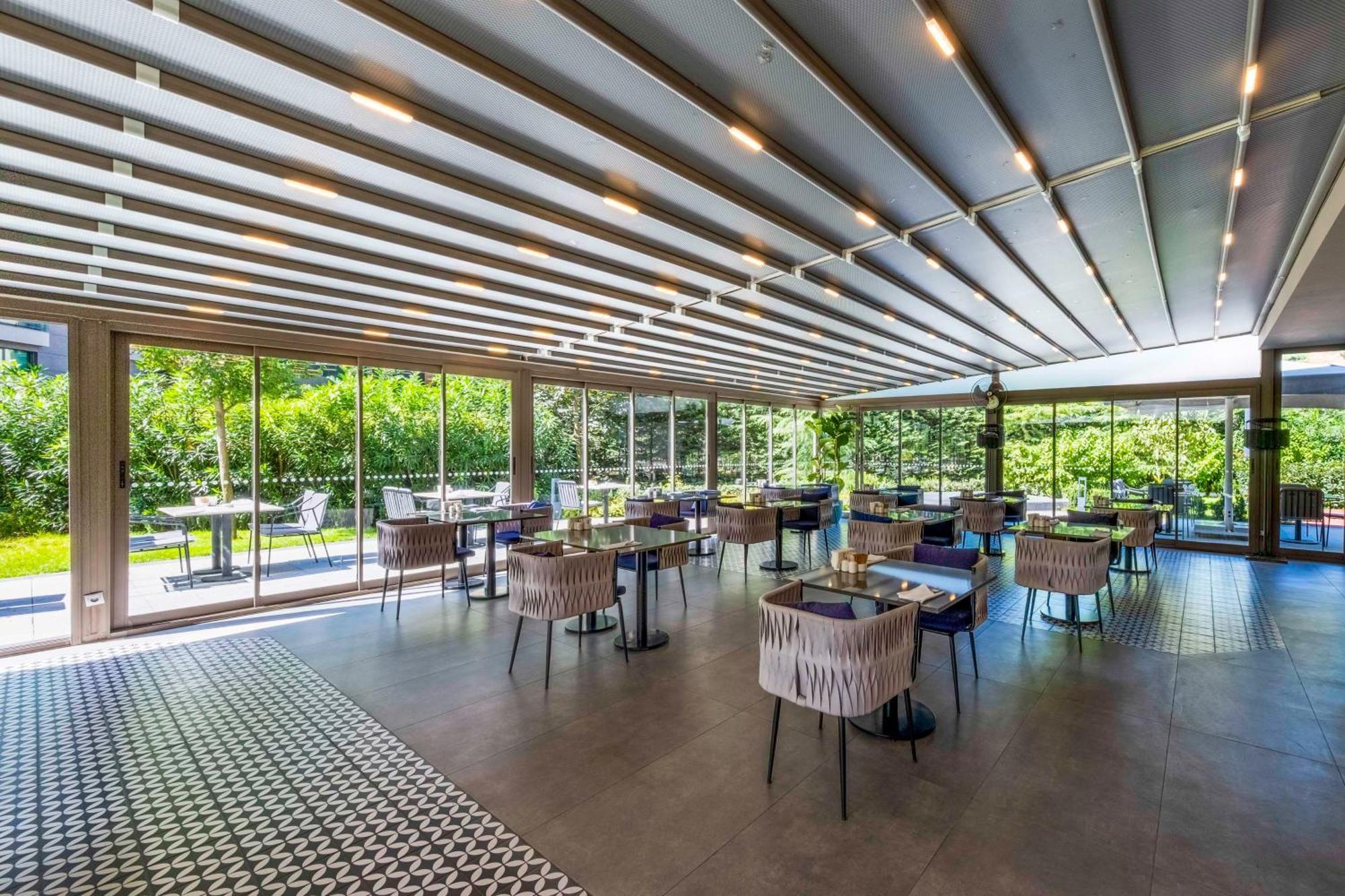 Radisson Residences Vadistanbul Hotel 4*