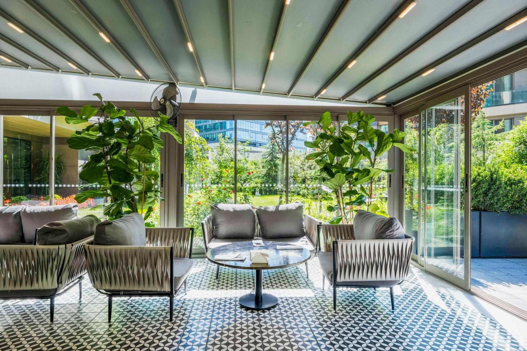 Radisson Residences Vadistanbul Hotel 4*