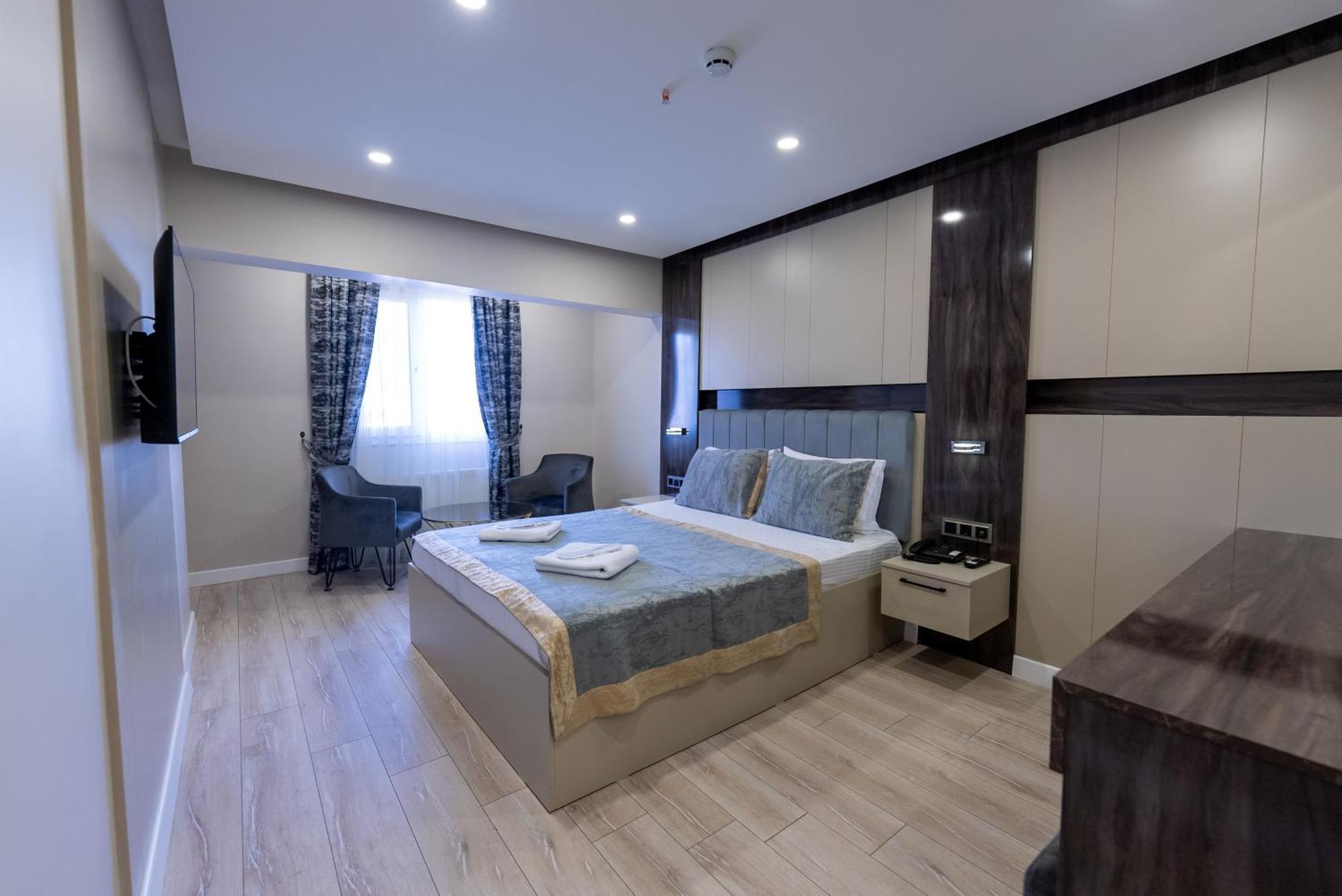 Meros Hotel *