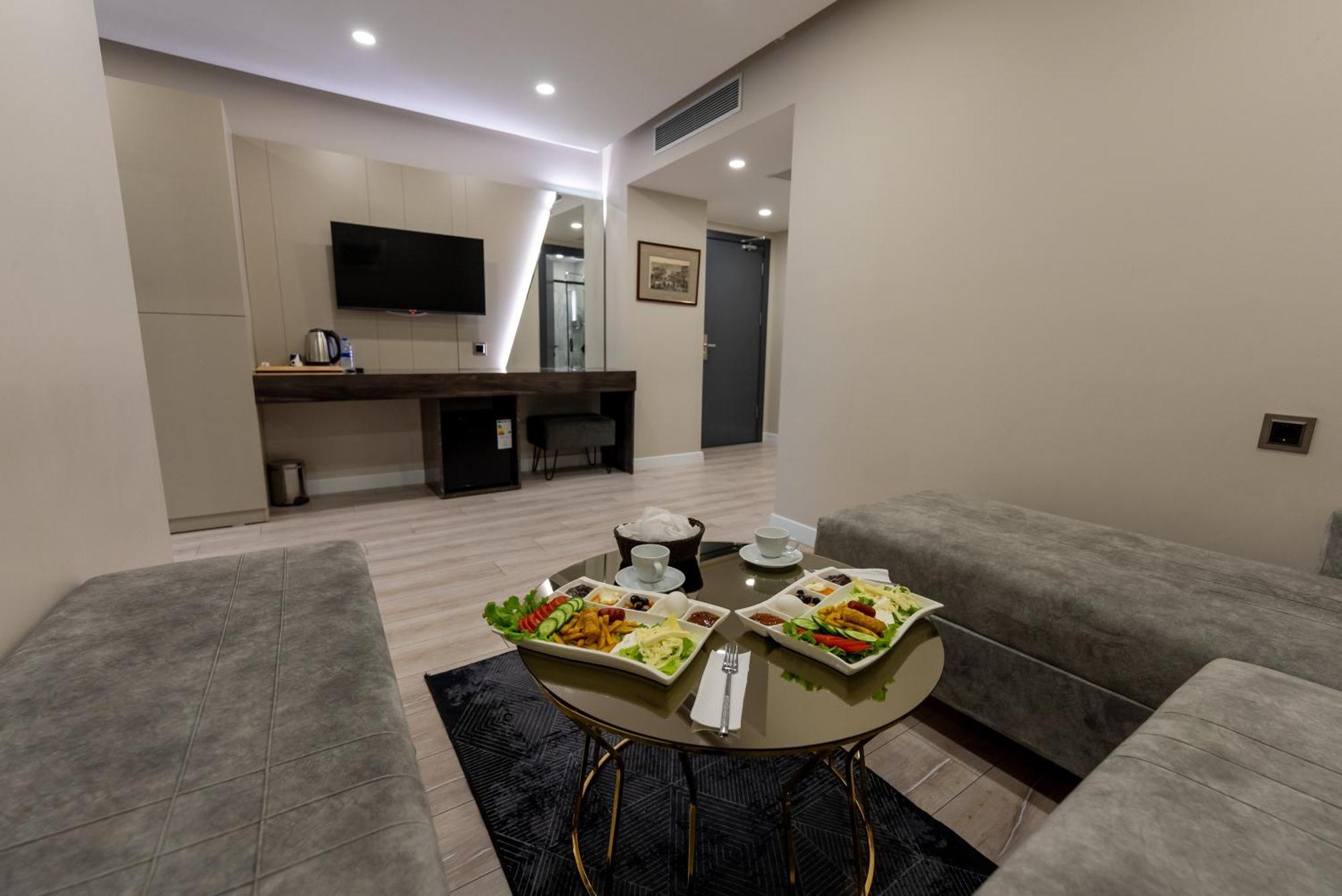 Meros Hotel *