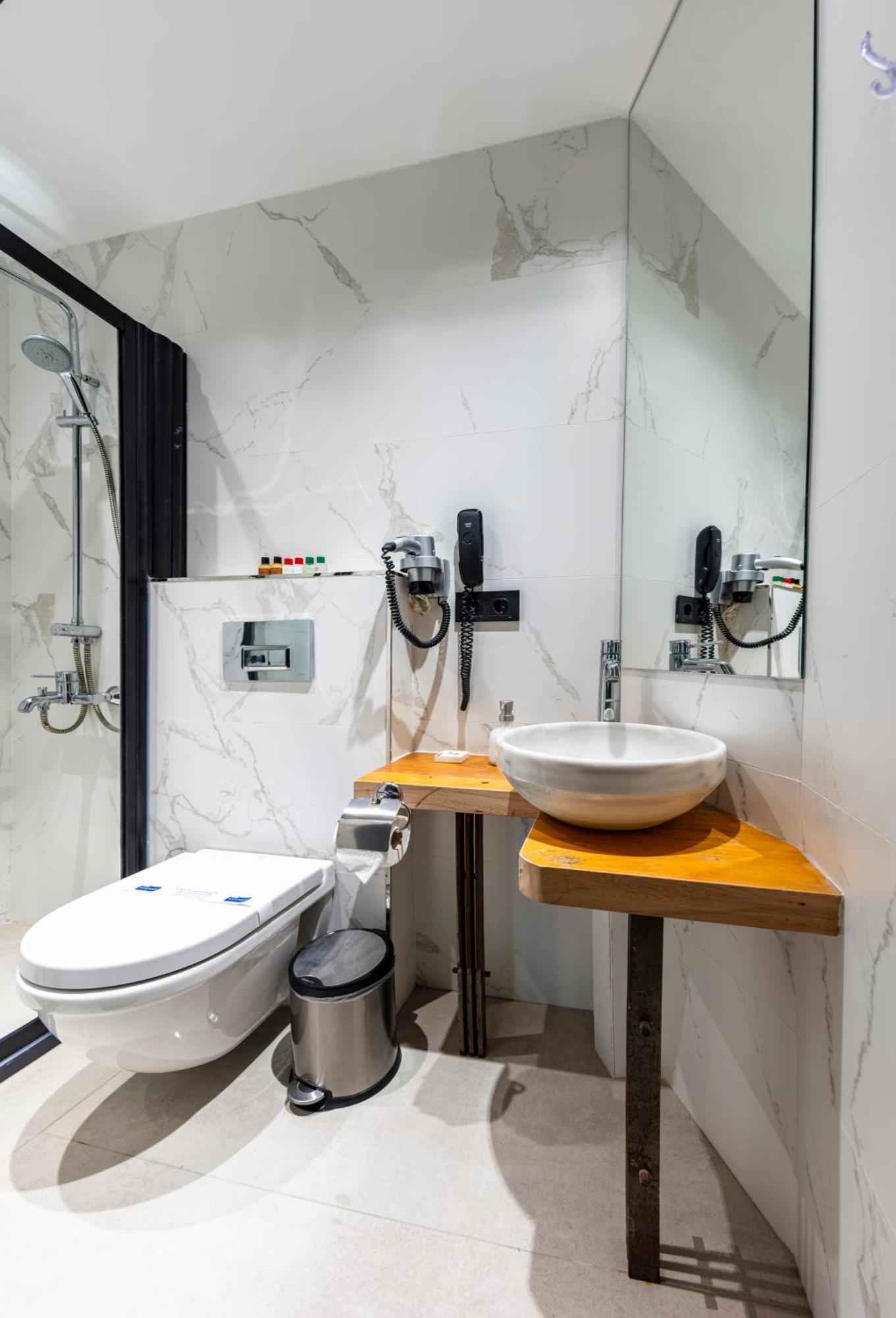 Taksim Avenue 4*