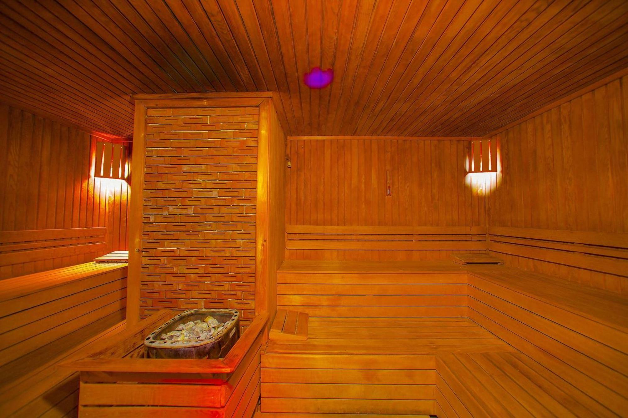 Ramada By Wyndham Merter Hotel