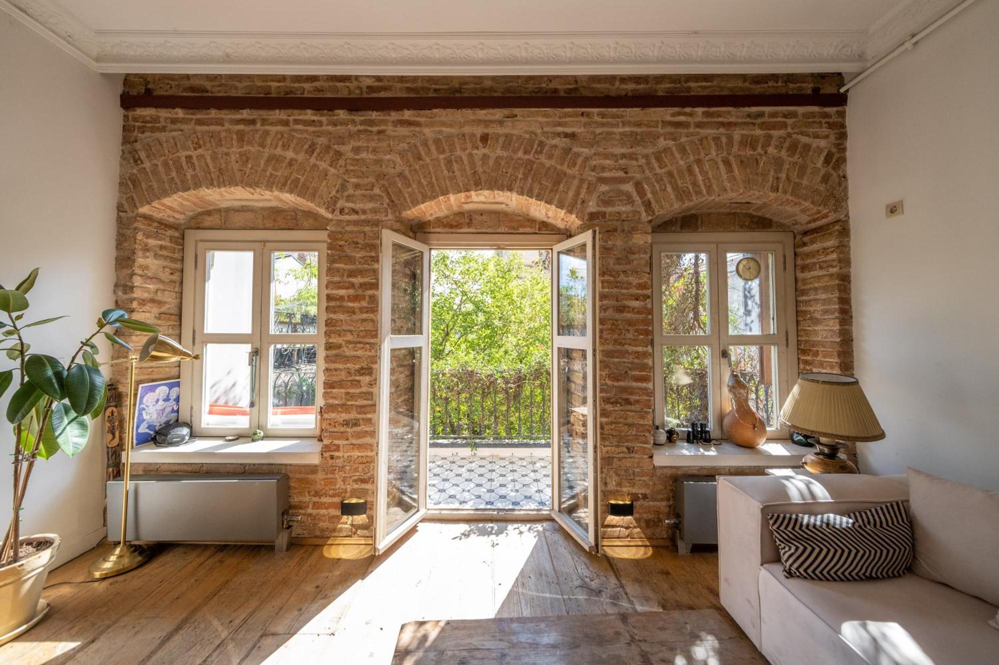 The Riviera Loft : Lovely 1br W/ Stunning Terrace Apartment