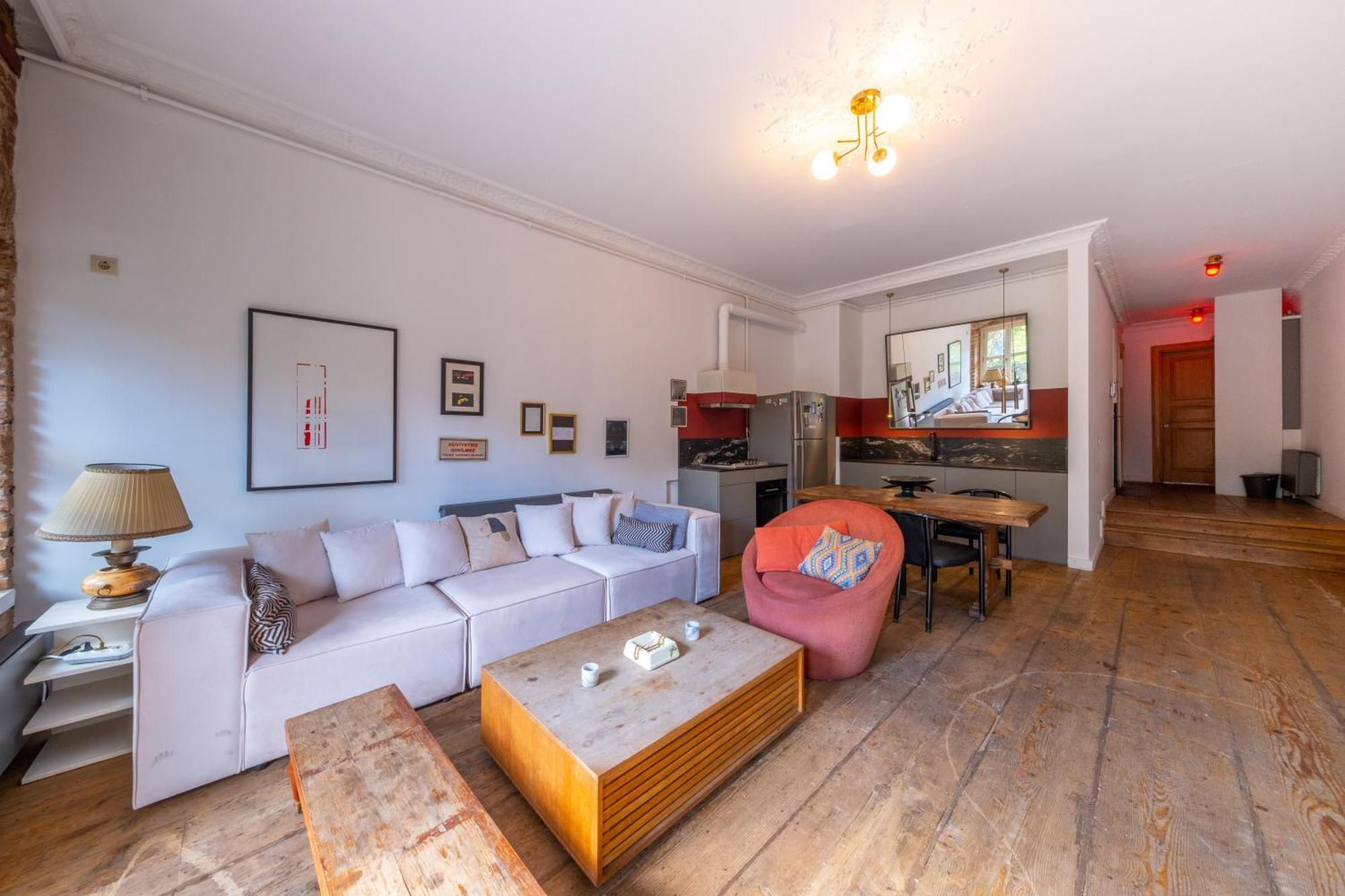 The Riviera Loft : Lovely 1br W/ Stunning Terrace Apartment