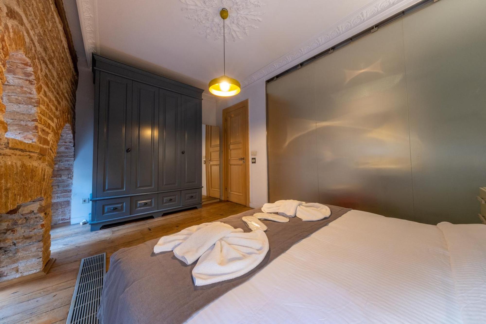 The Riviera Loft : Lovely 1br W/ Stunning Terrace Apartment
