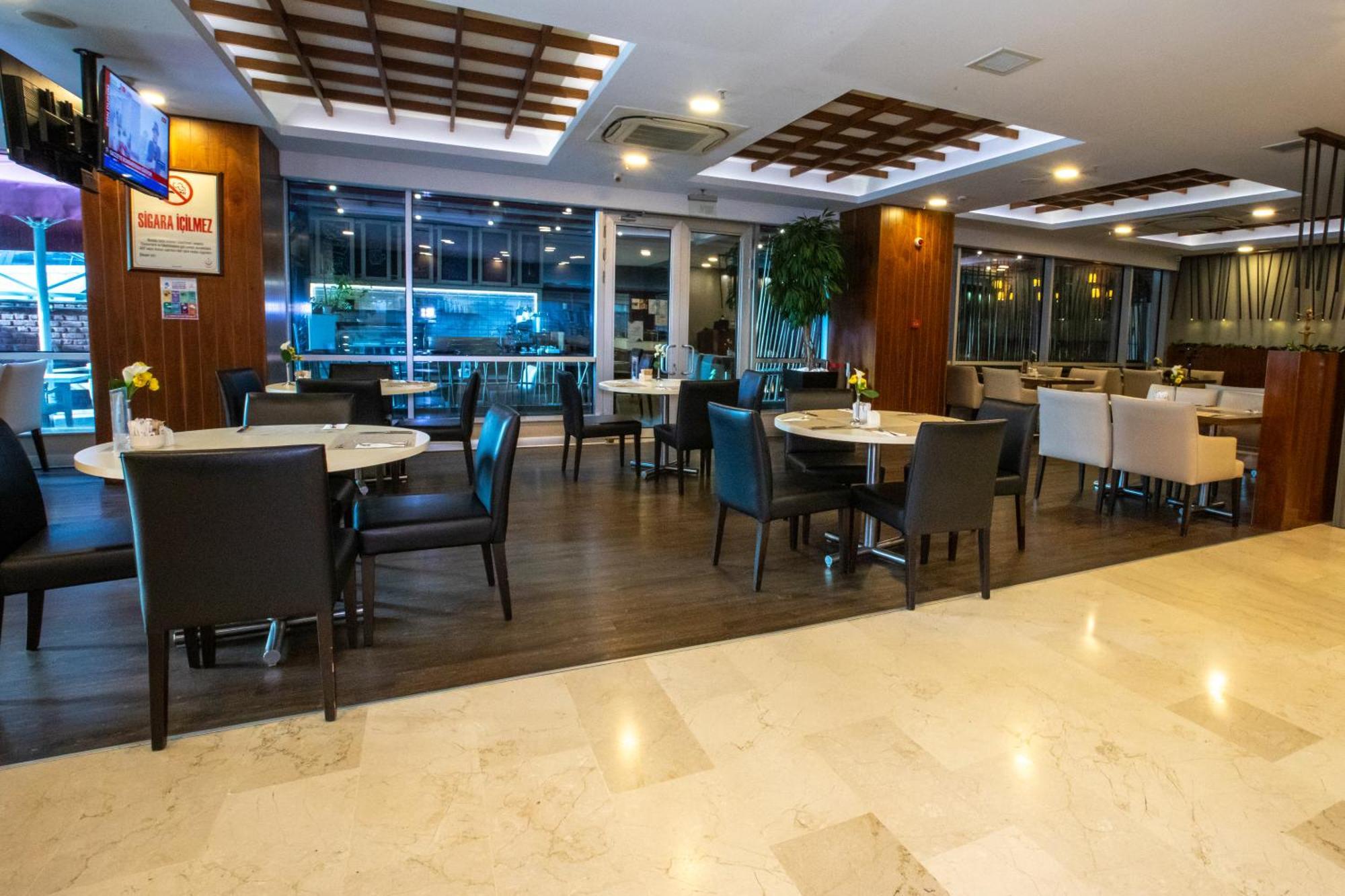 Ramada Encore Kartal 4*