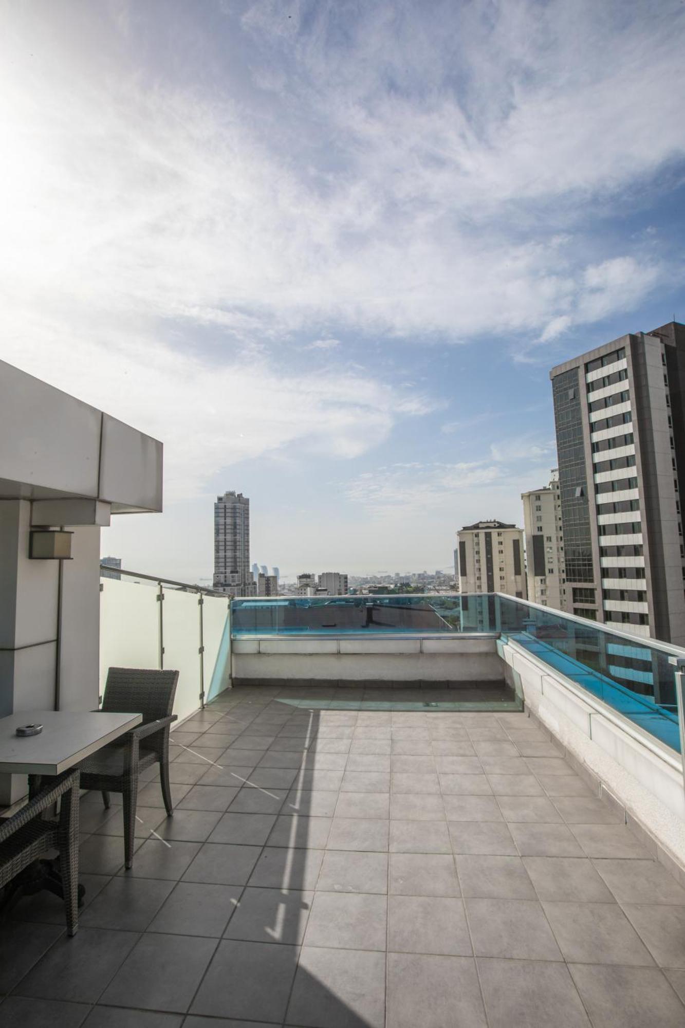 Otel Ramada Encore Kartal İstanbul