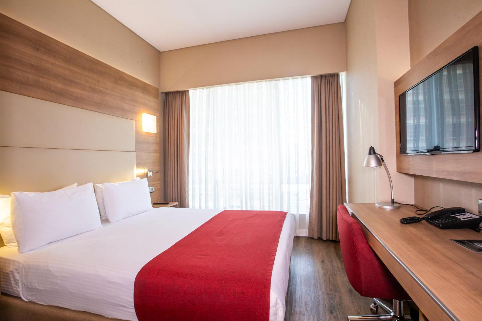 Ramada Encore Kartal 4*