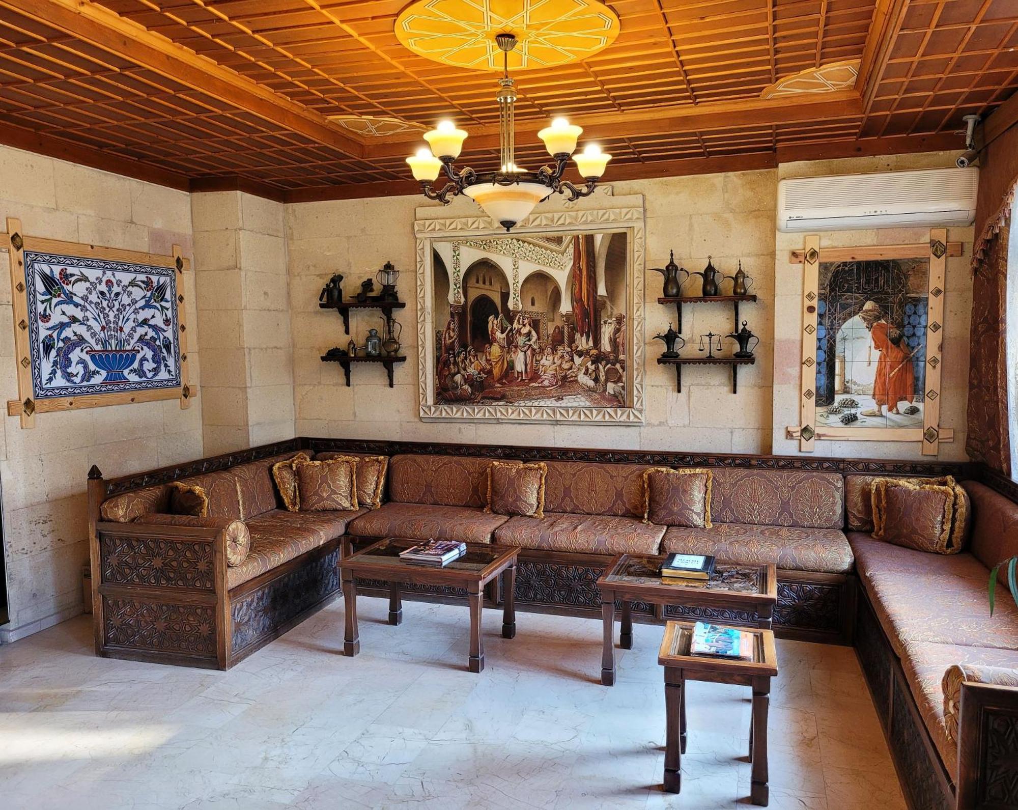 Hotel Saruhan 2*