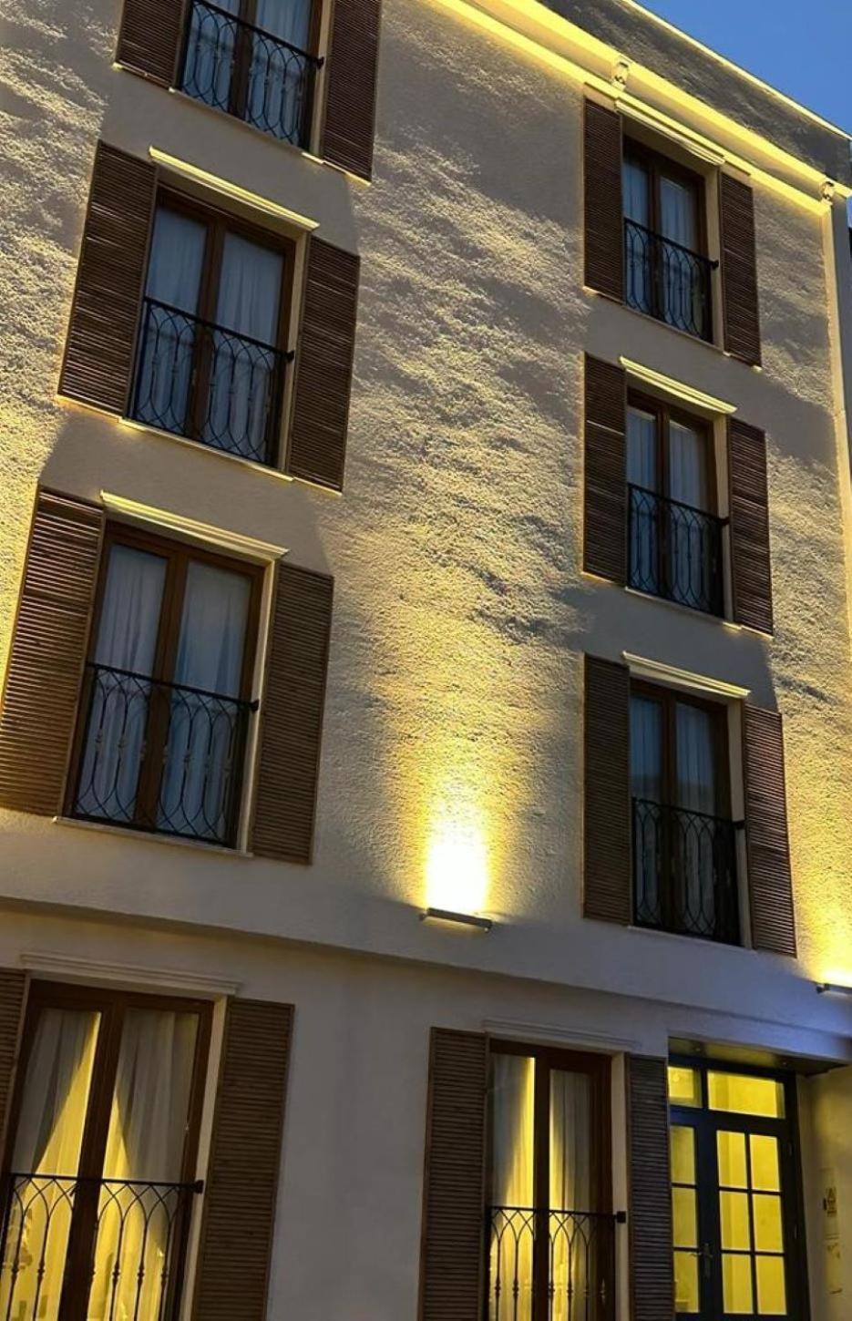 Hotel Sareban *