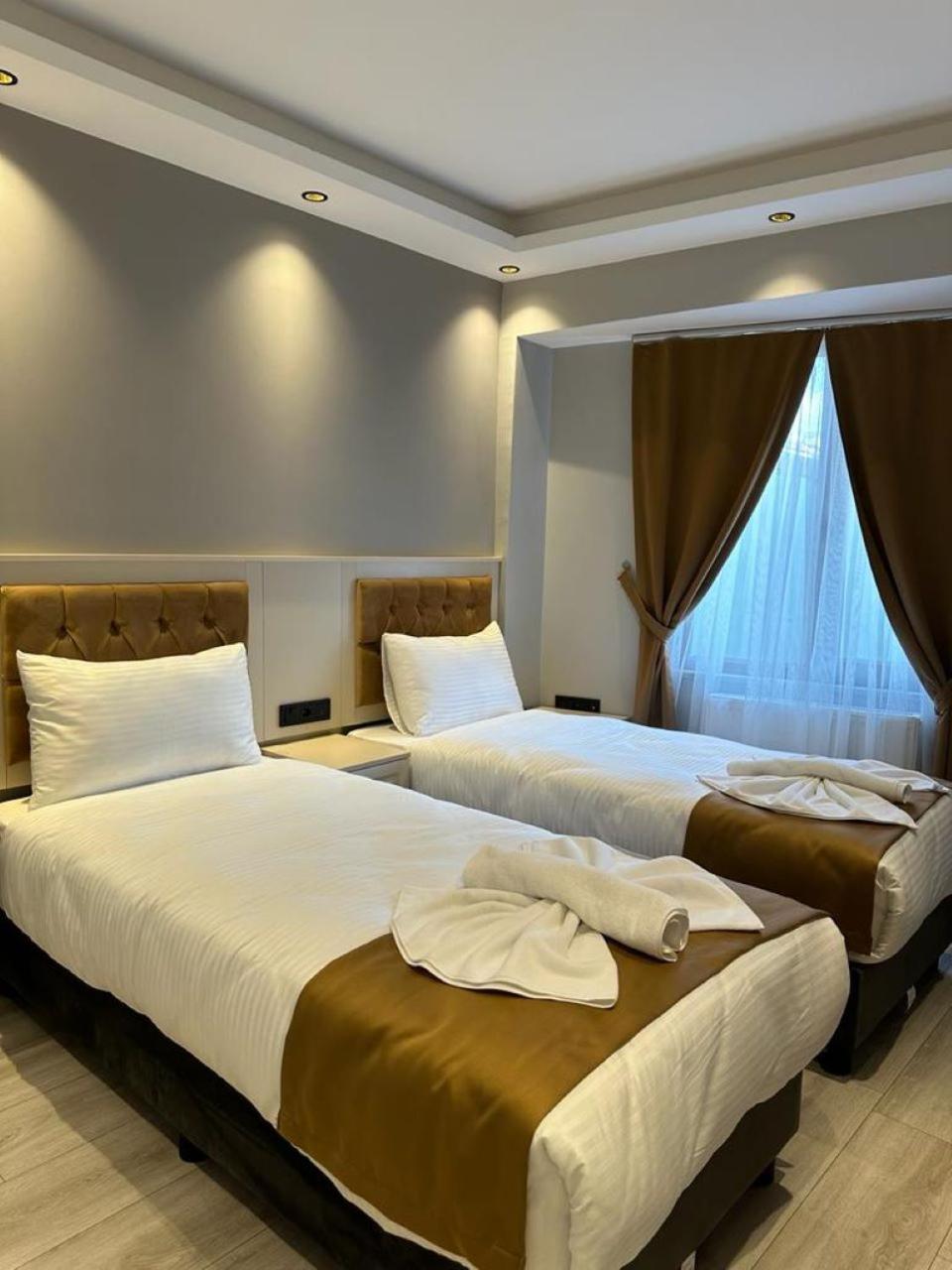 Sareban Hotel *