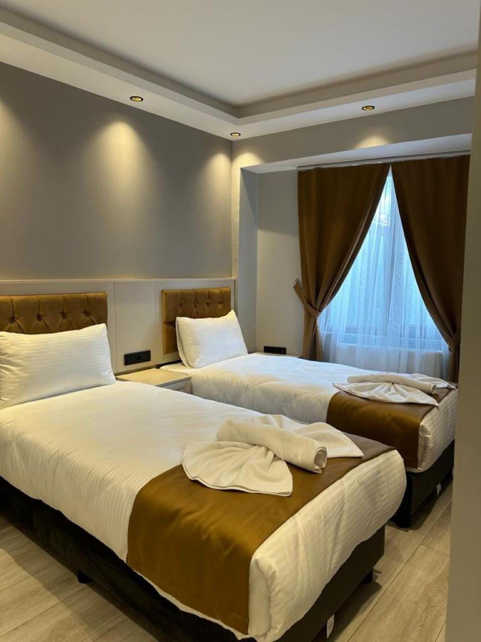 Sareban Hotel *