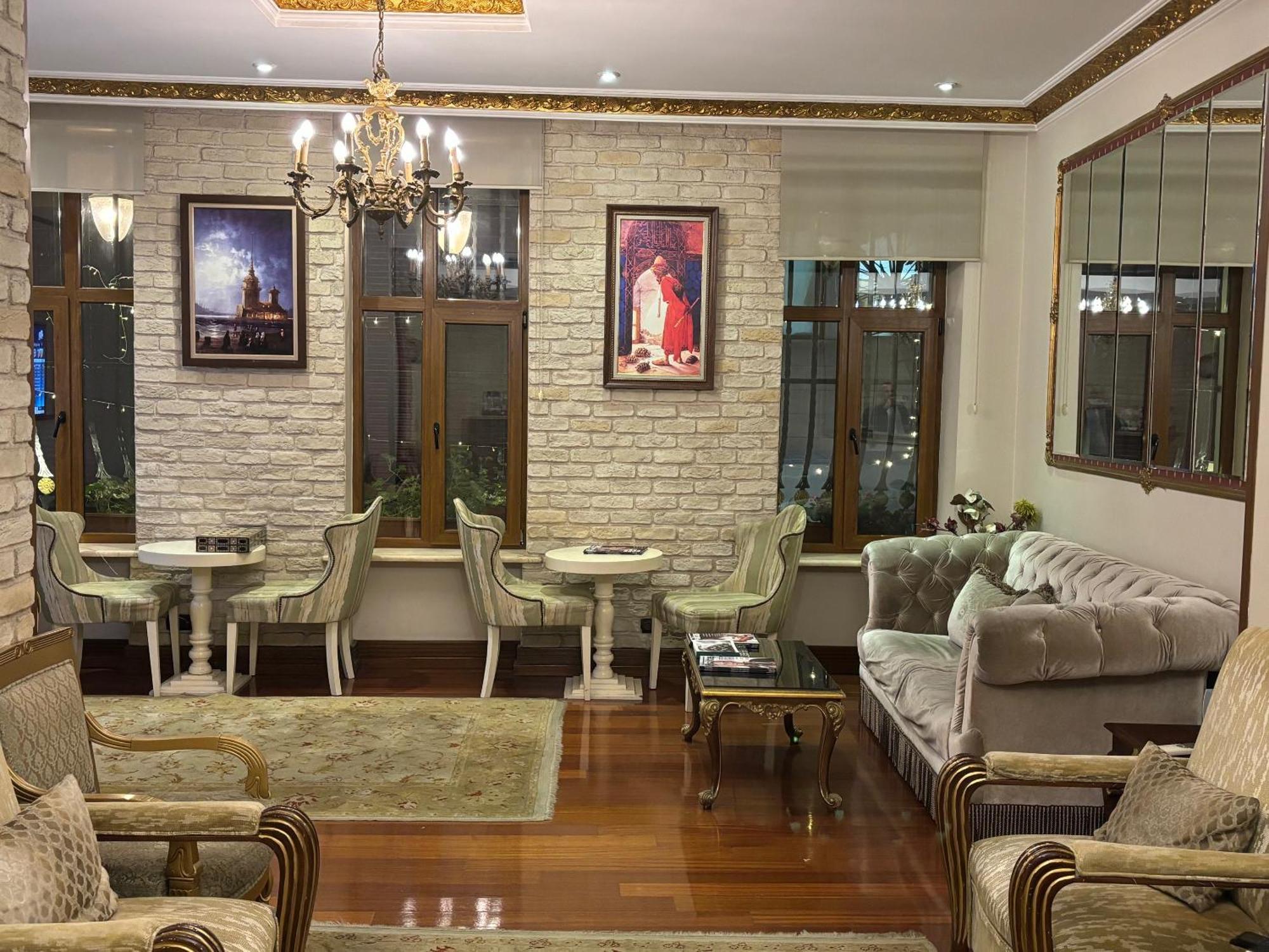 Nil Center Hotel