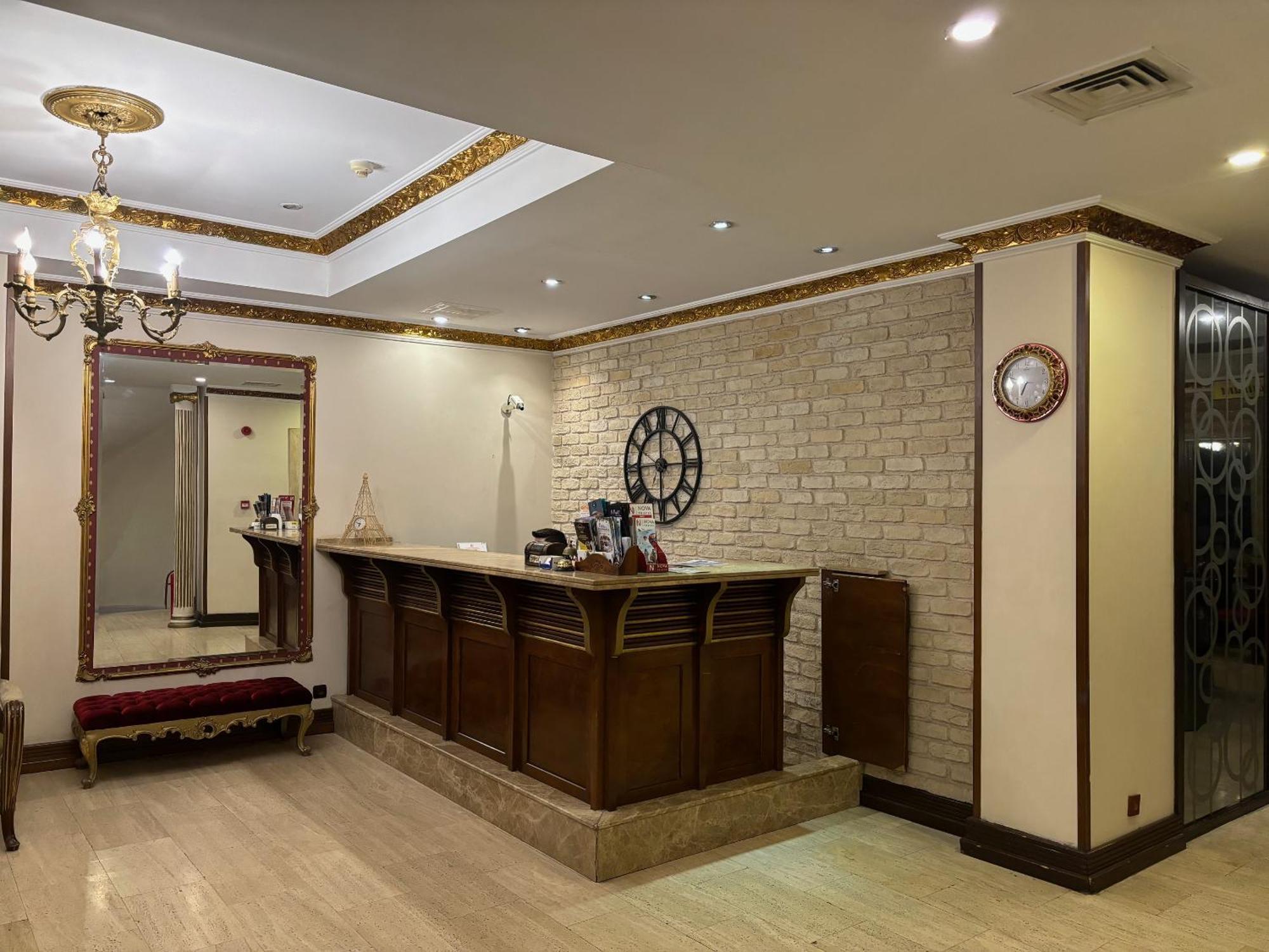 Nil Center Hotel