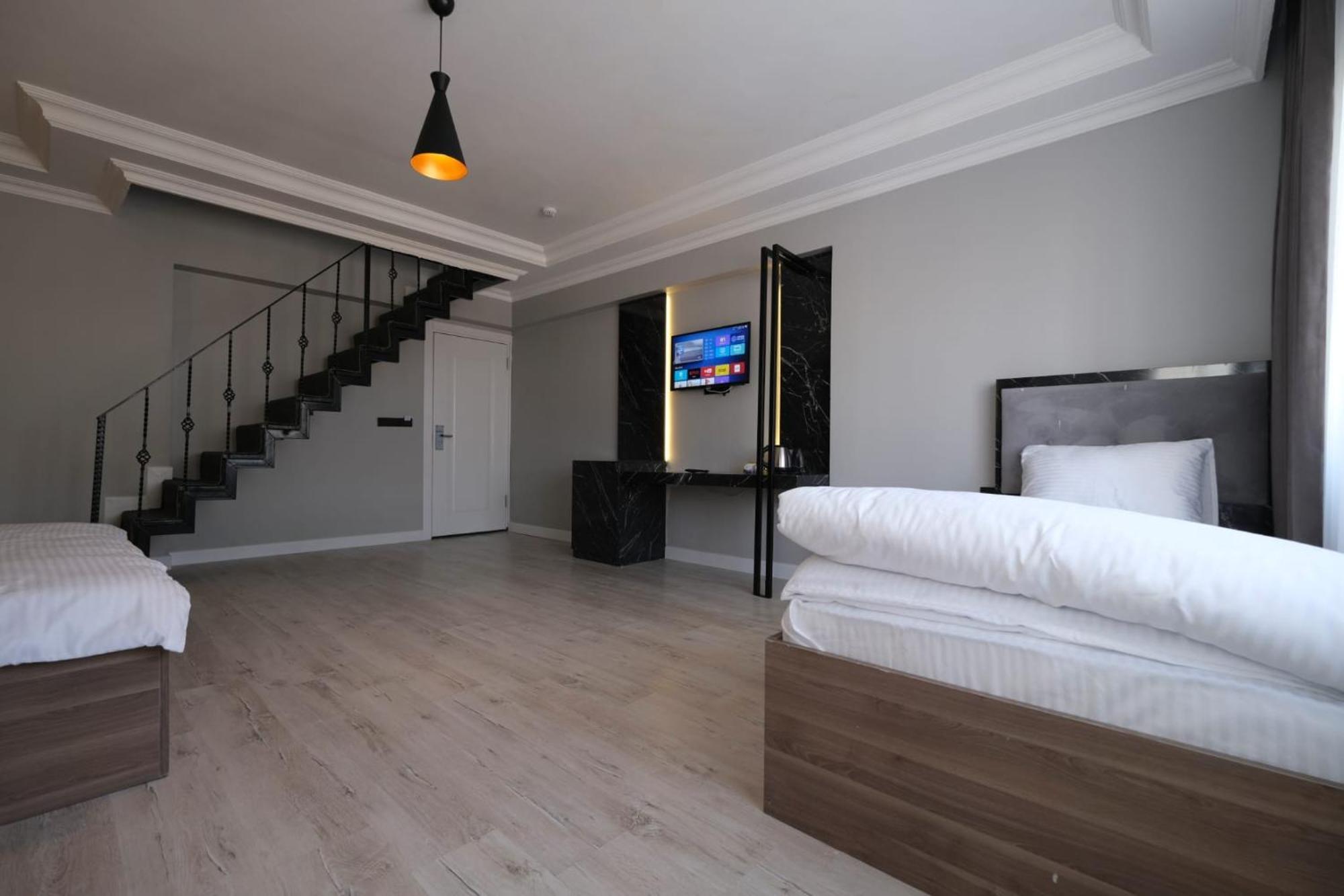 Cevvo Hotel *