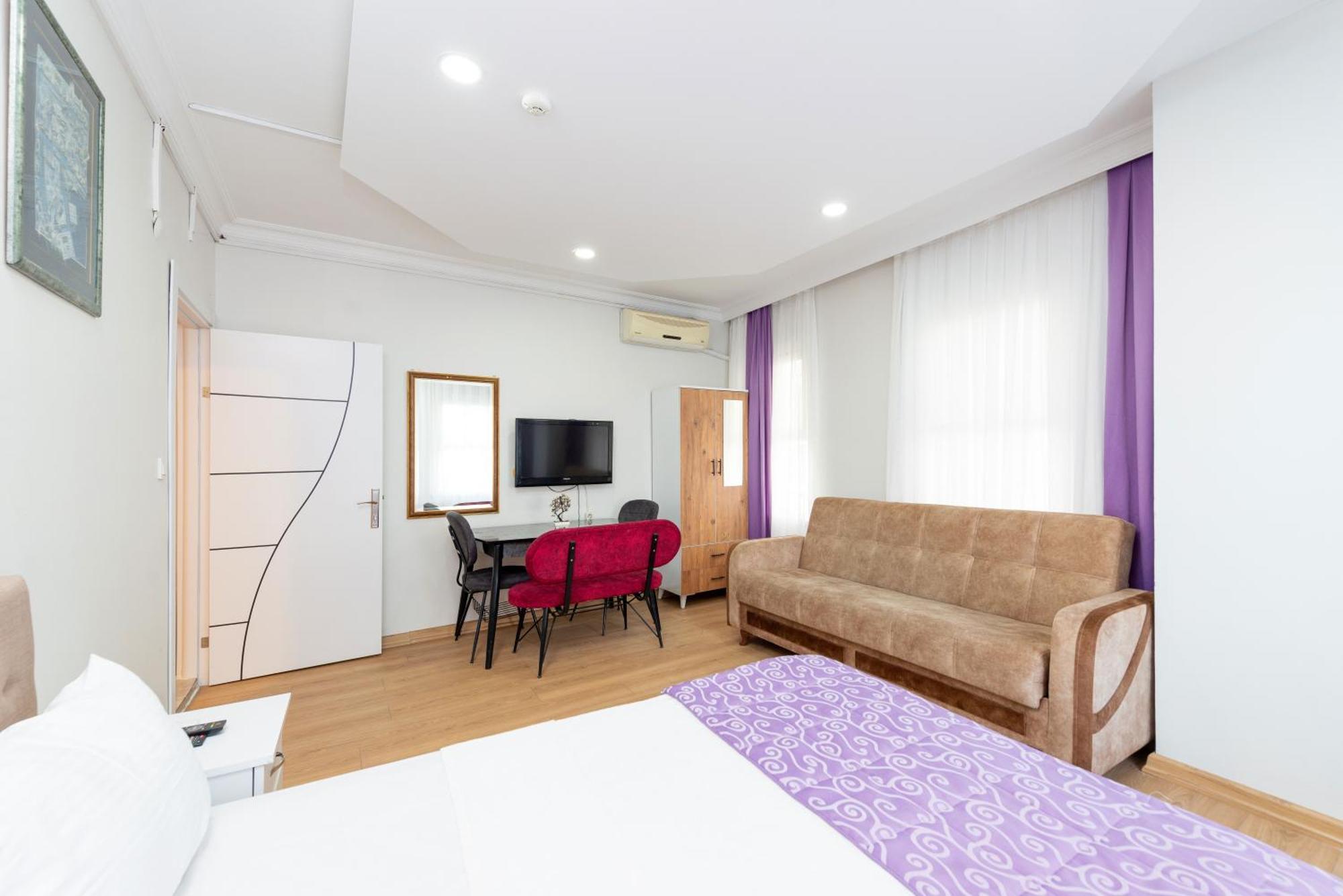 Otel Old House *