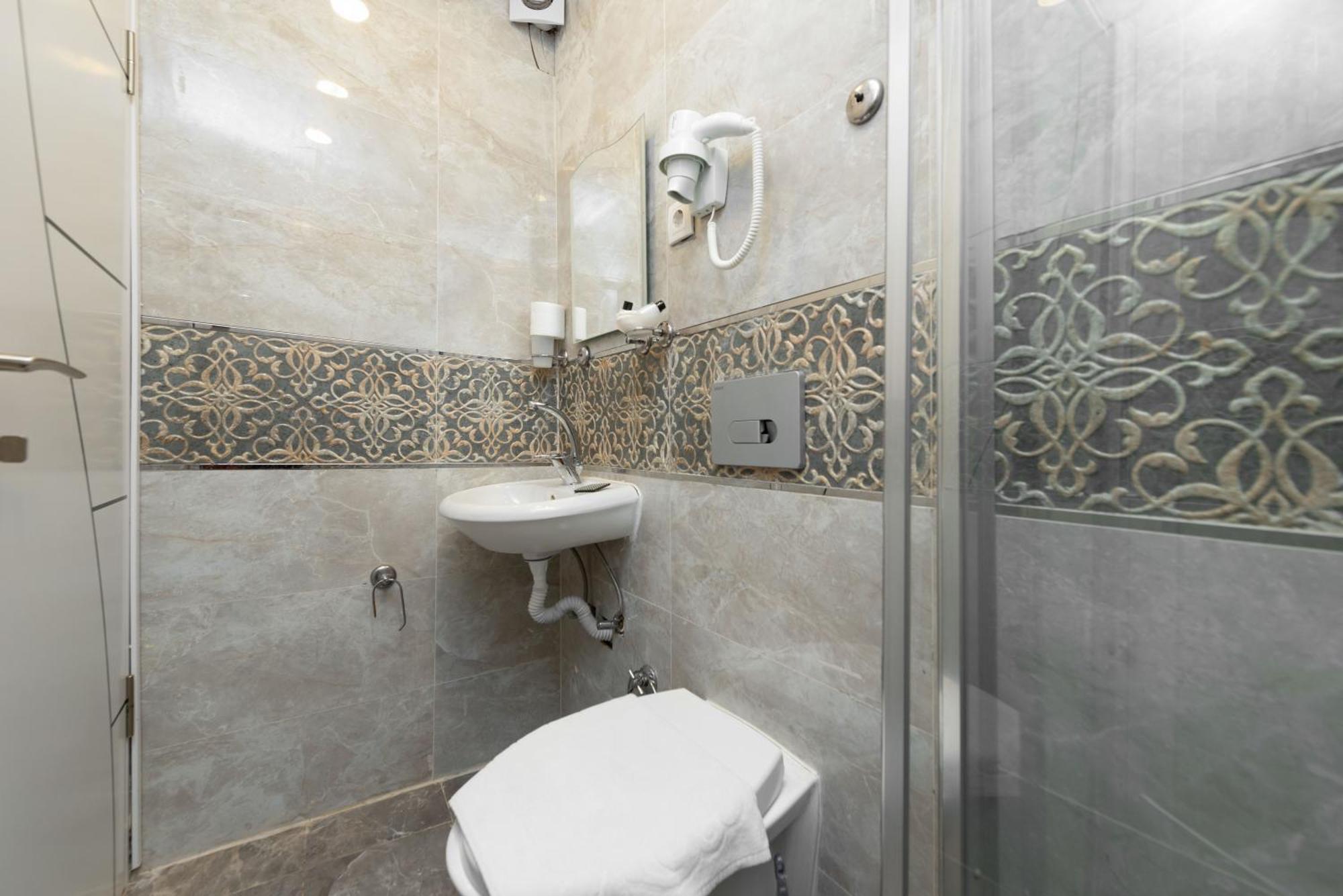 Otel Old House *