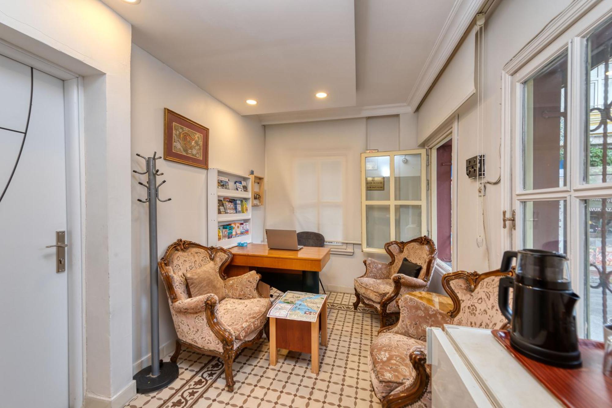 Otel Old House