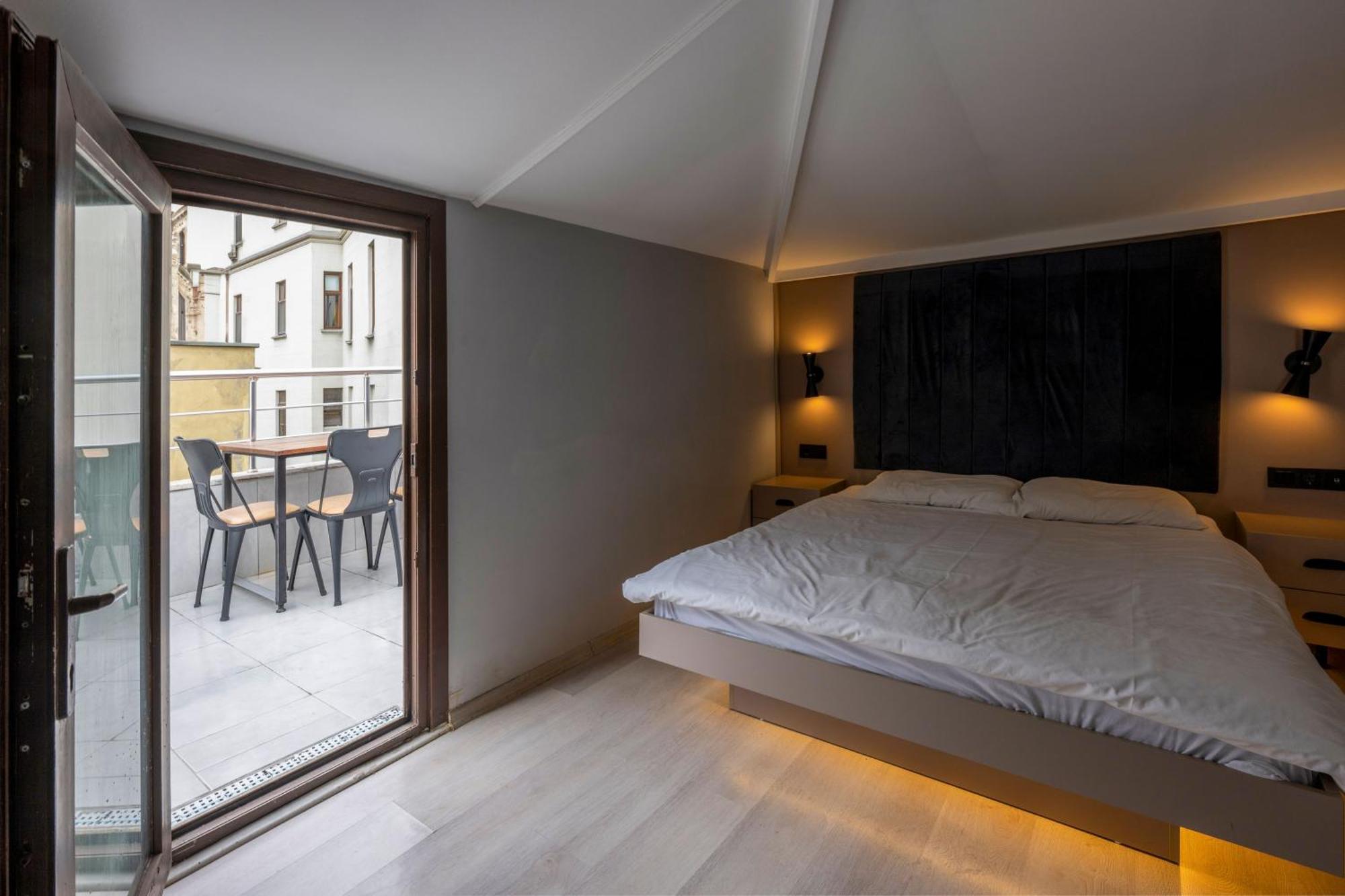 Hotel Cirrus
