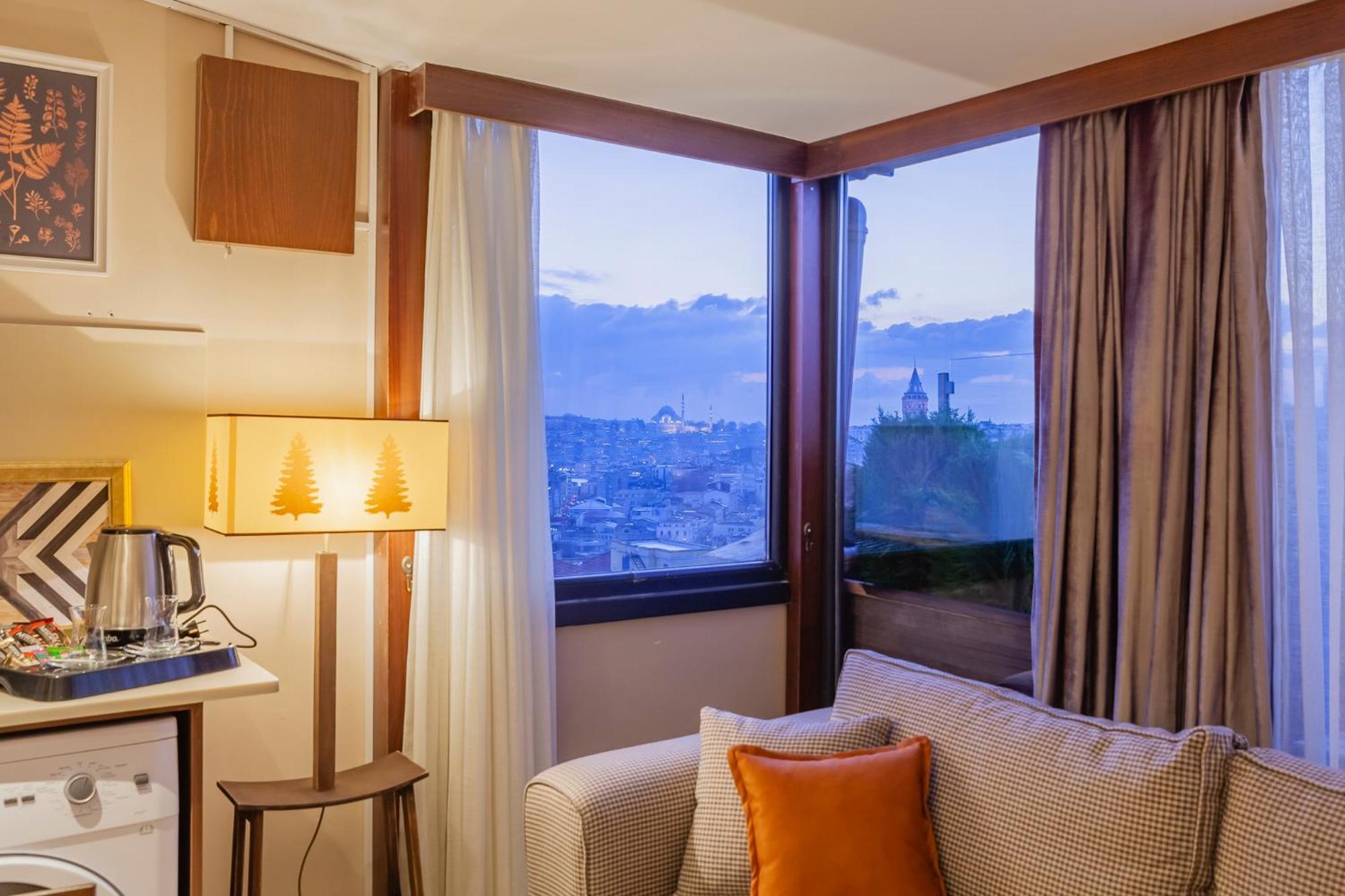 Apart Otel Lord Morgan & Exclusive Design Cihangir 2*