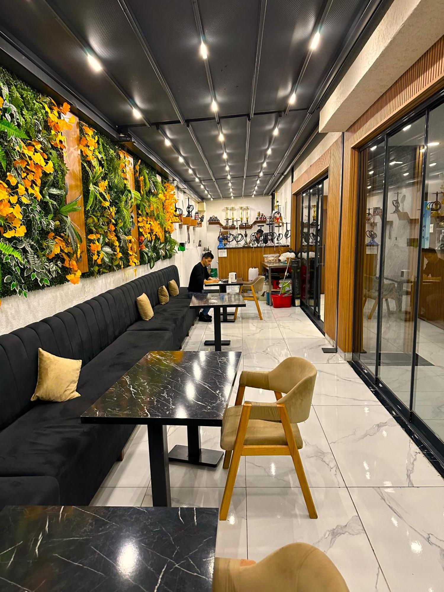 Mays Royal Hotel