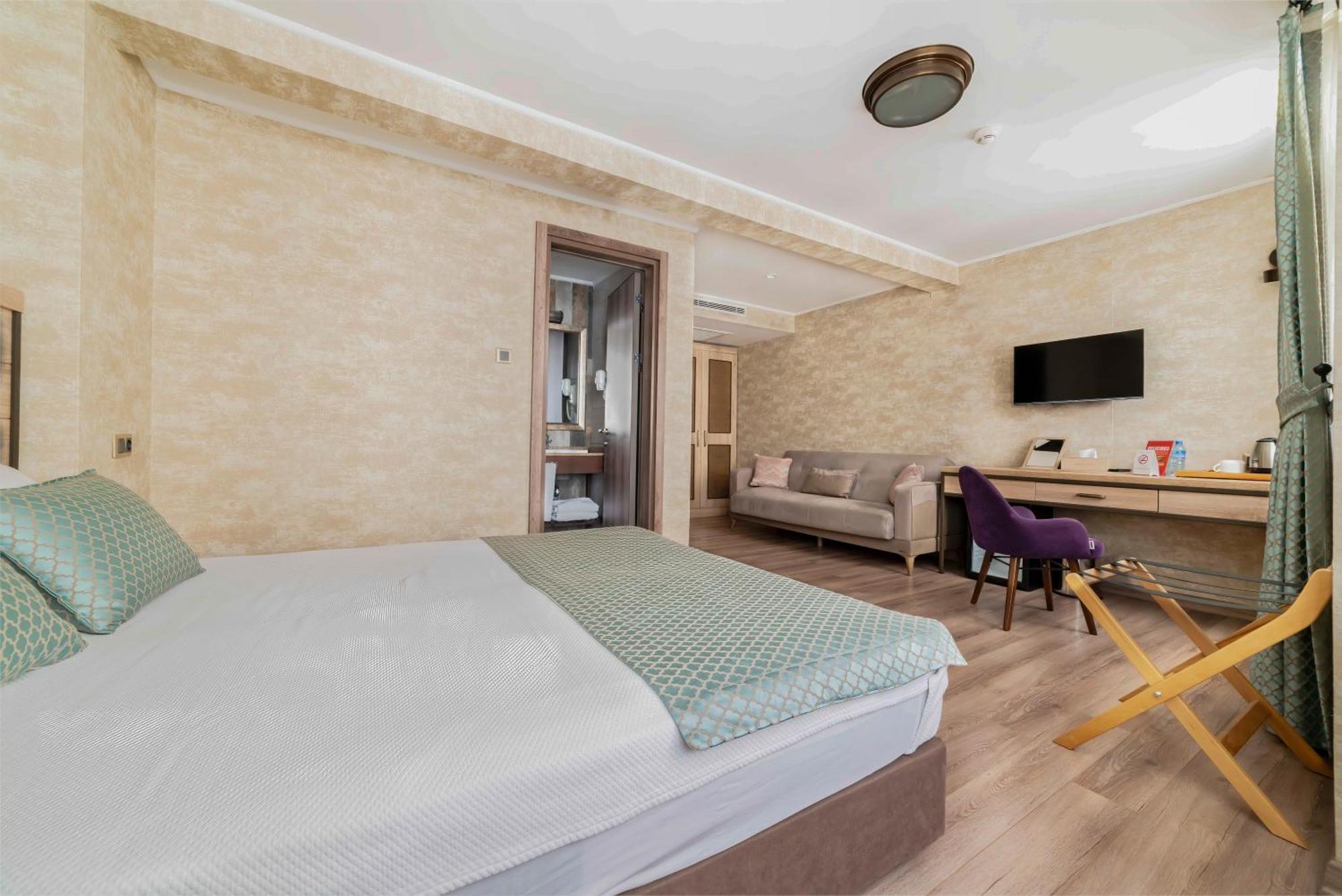 Hotel Castle Franco 2*