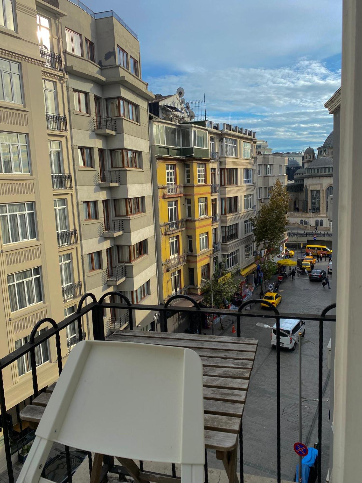 Cordis Apartment
